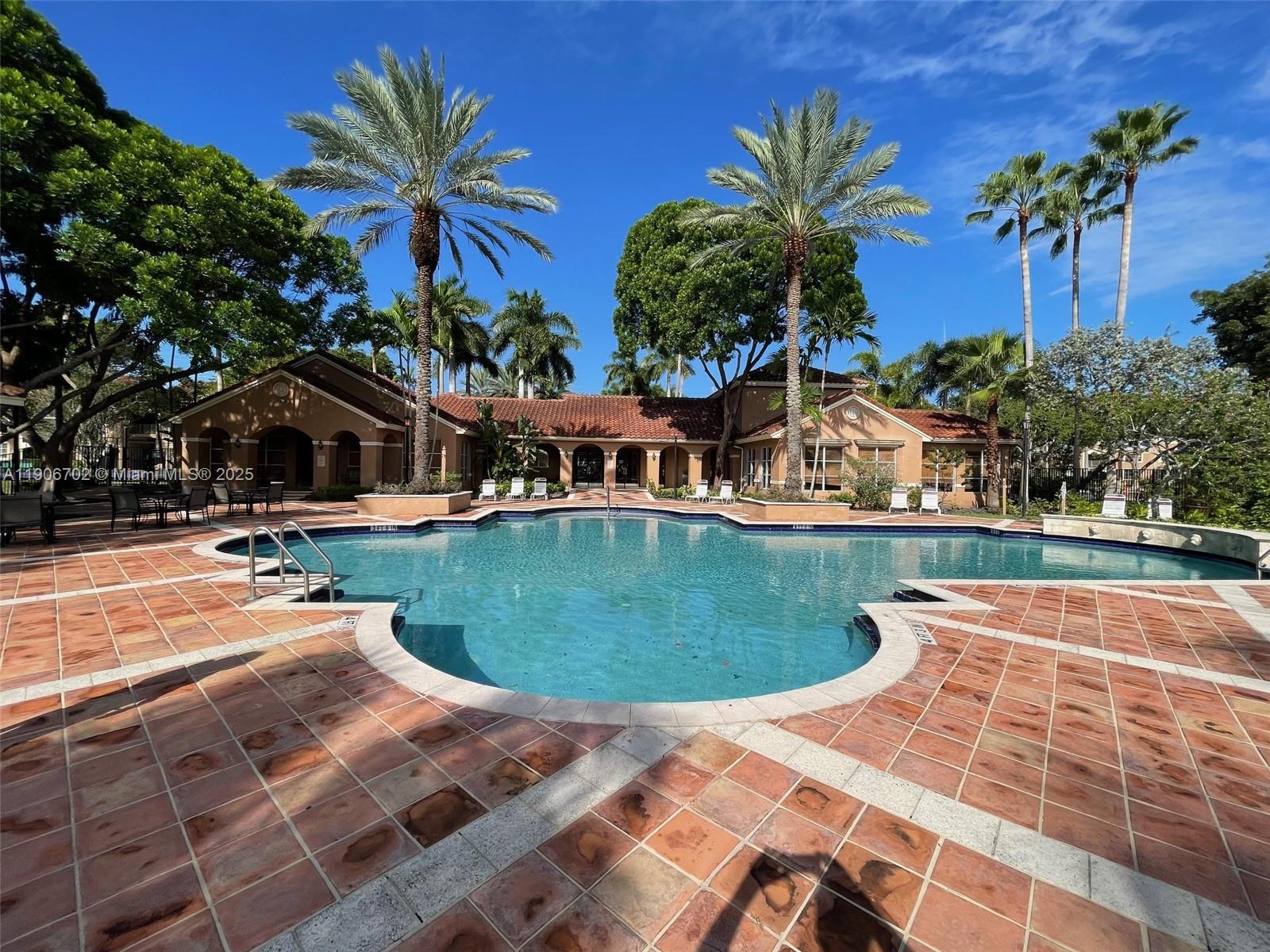 CARRINGTON AT COCONUT CRE - Residential Lease