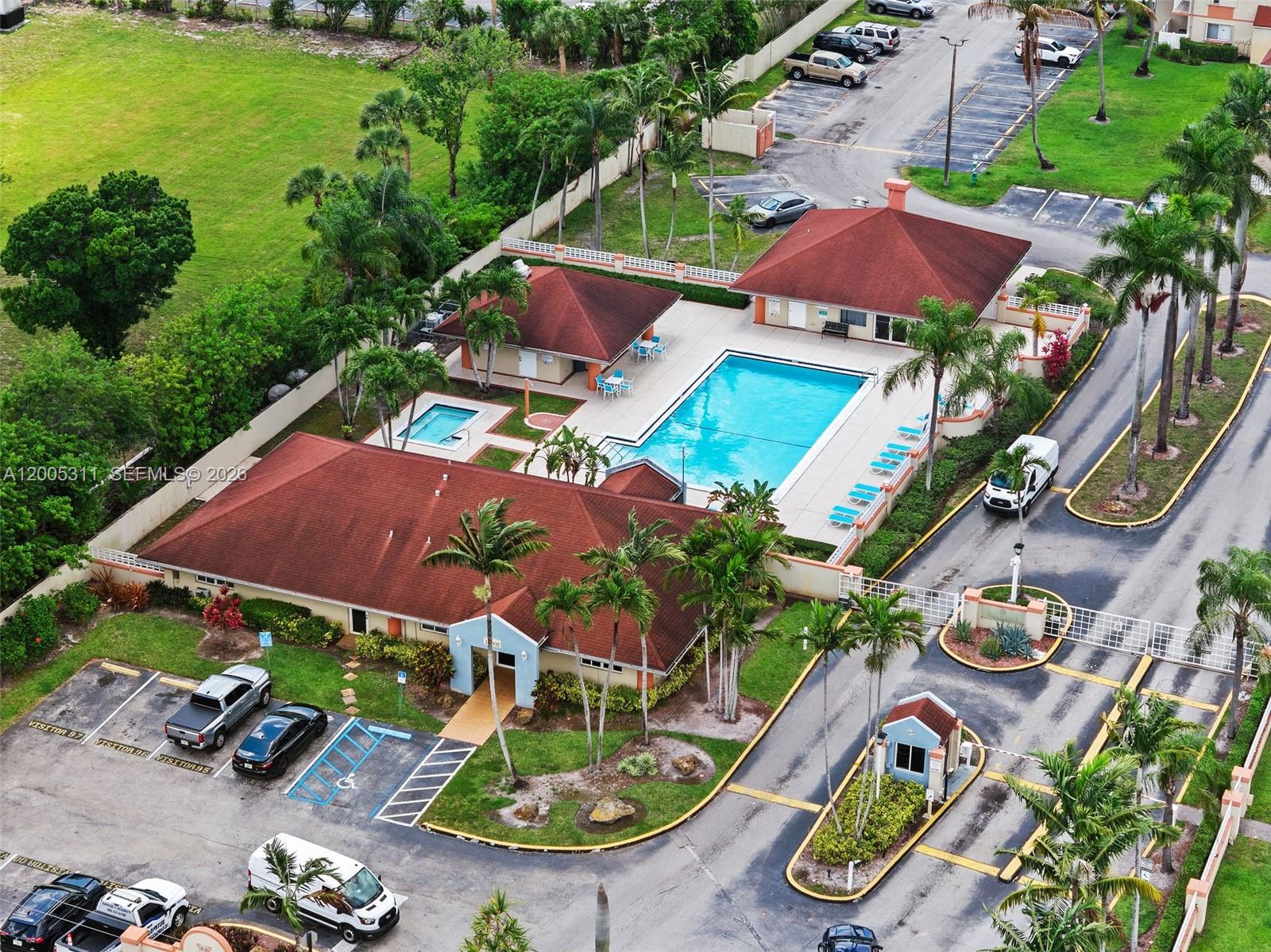VILLA RUSTICA I CONDO - Residential