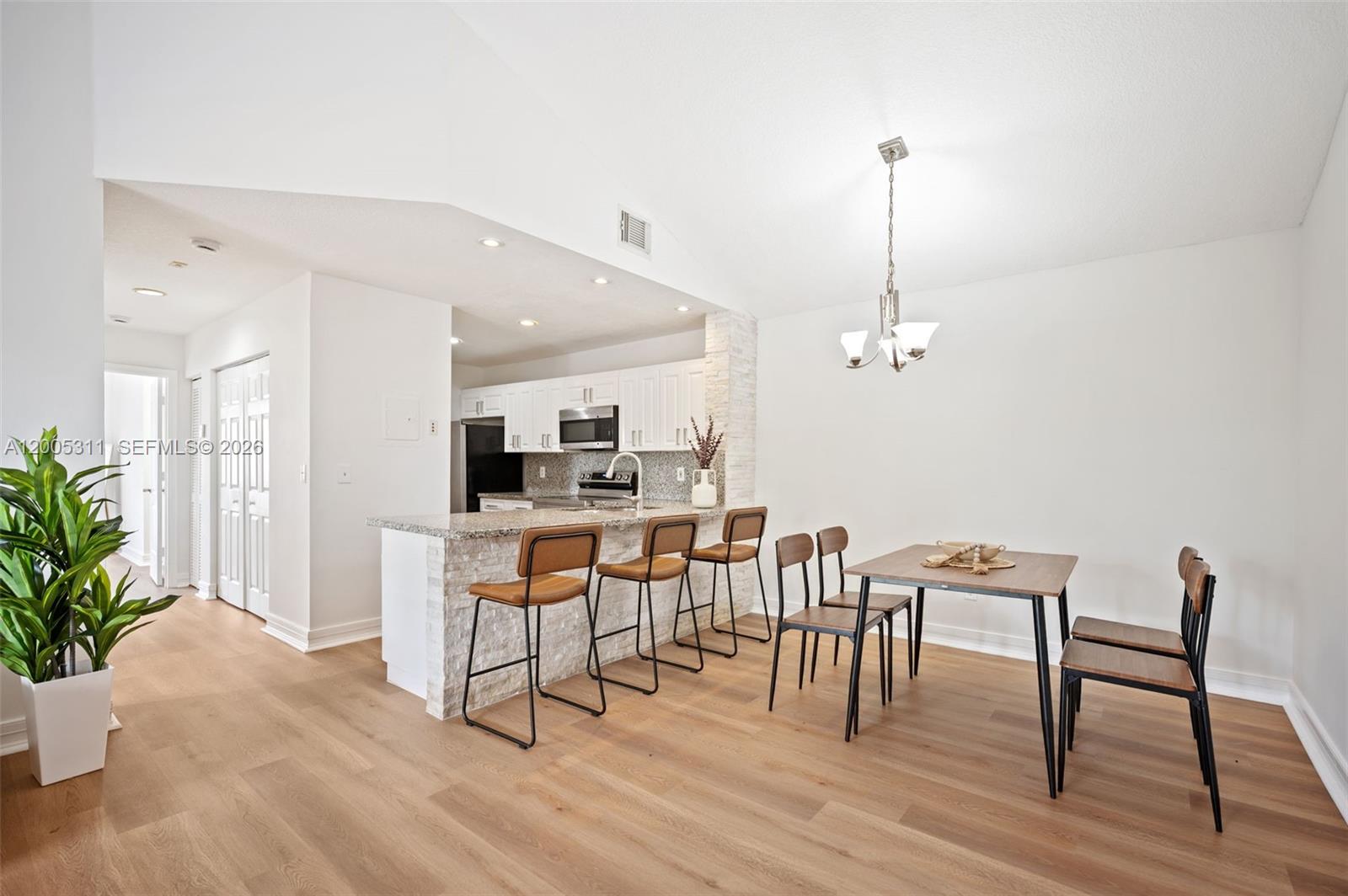 VILLA RUSTICA I CONDO - Residential