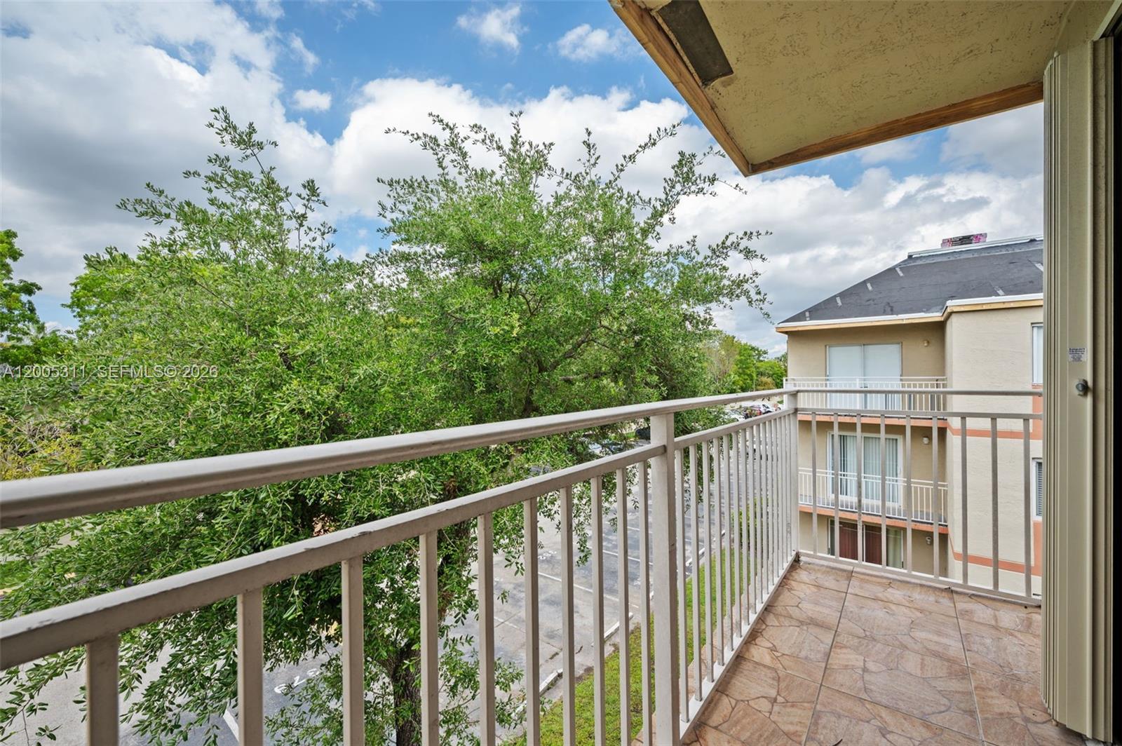 VILLA RUSTICA I CONDO - Residential