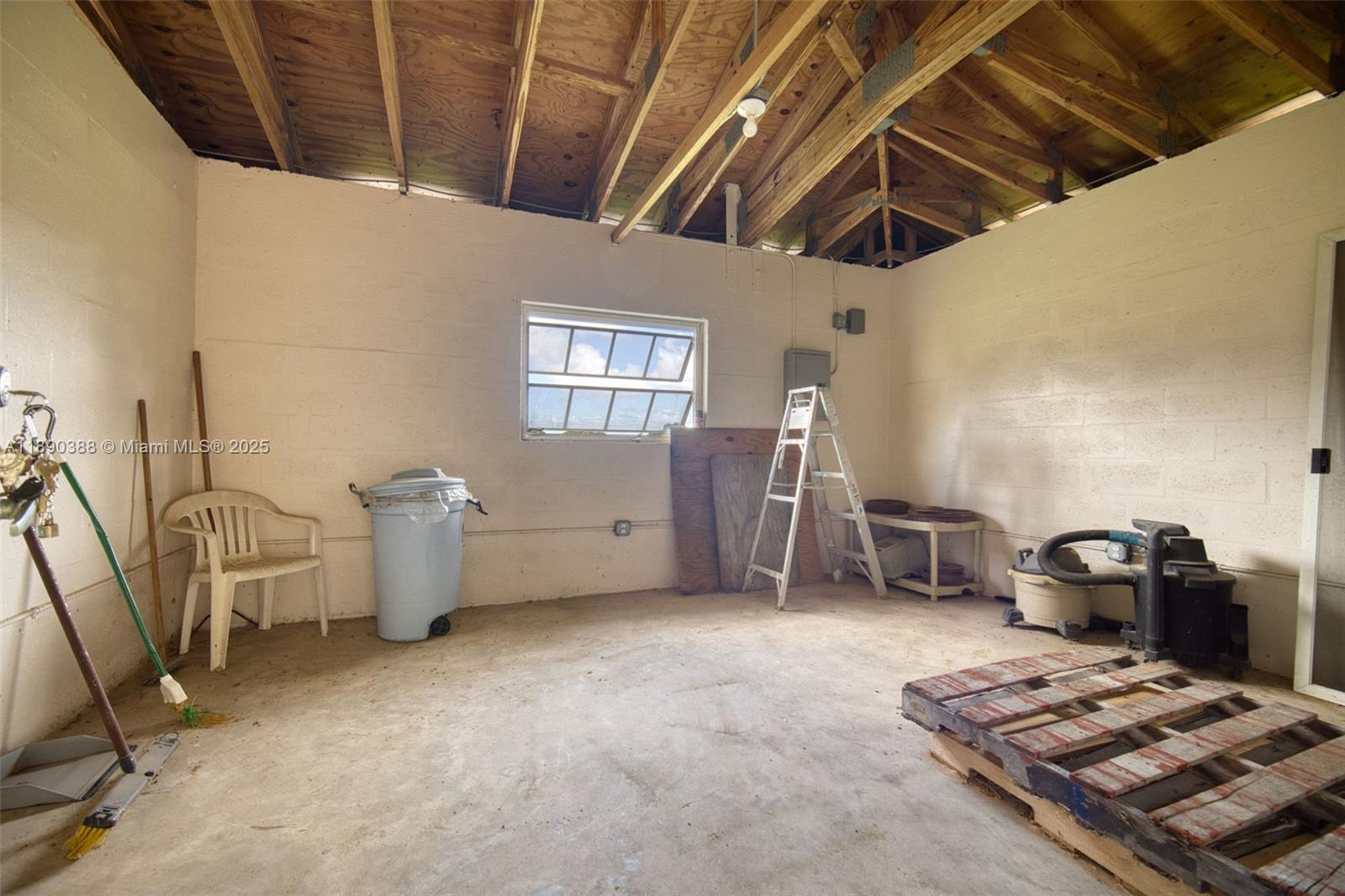 THE REDLANDS SEC 3 - Land