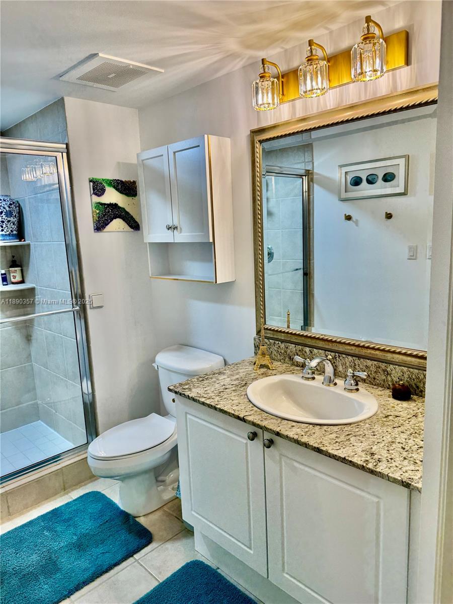 TURNBERRY ON THE GREEN CO - Residential Lease