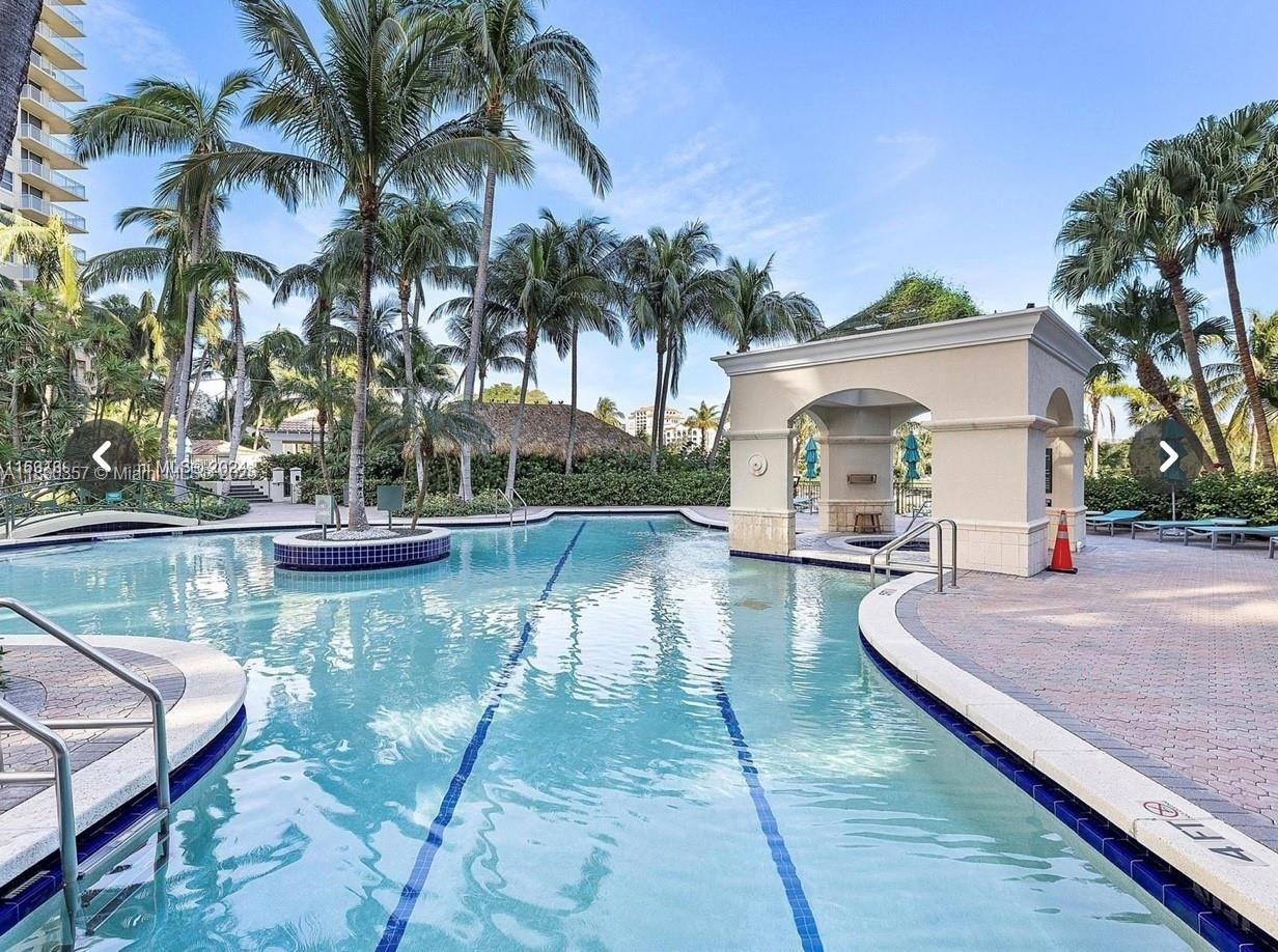 TURNBERRY ON THE GREEN CO - Residential Lease