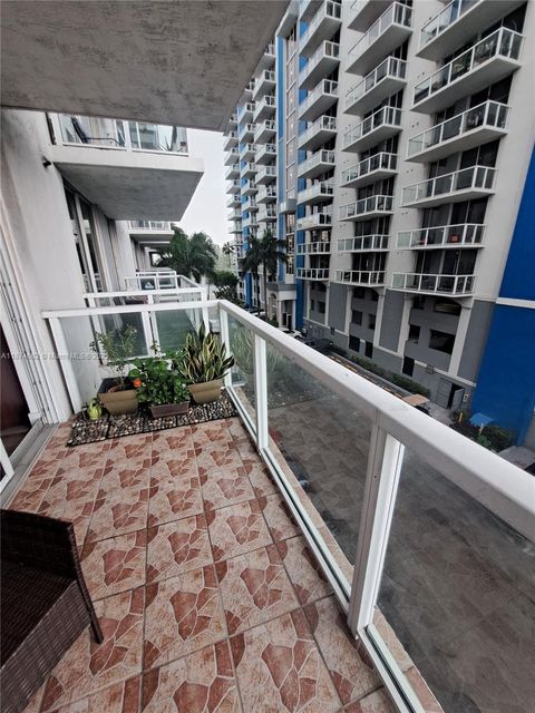 5091 NW 7th St 415 Miami FL 33126