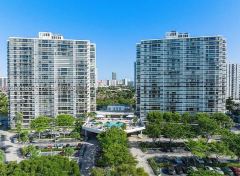 Photo of 3701 N Country Club Dr #1807, Aventura, FL 33180 (MLS # A12087388)