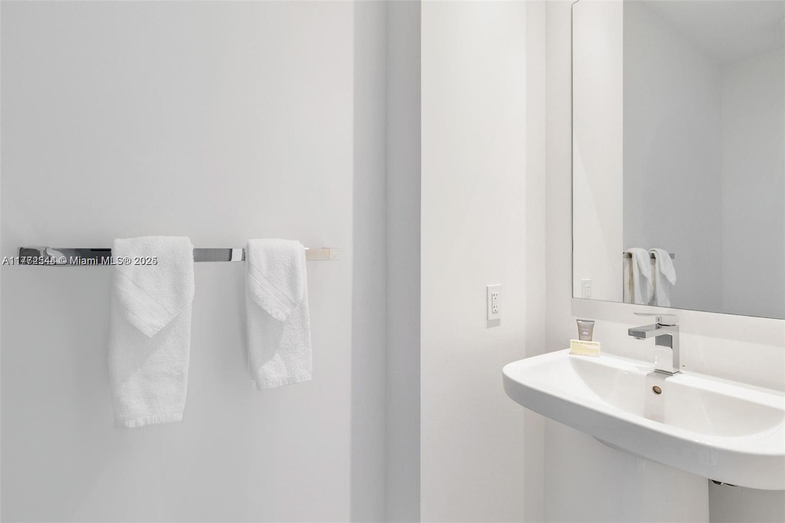 4010 SOUTH OCEAN CONDO - Residential Lease