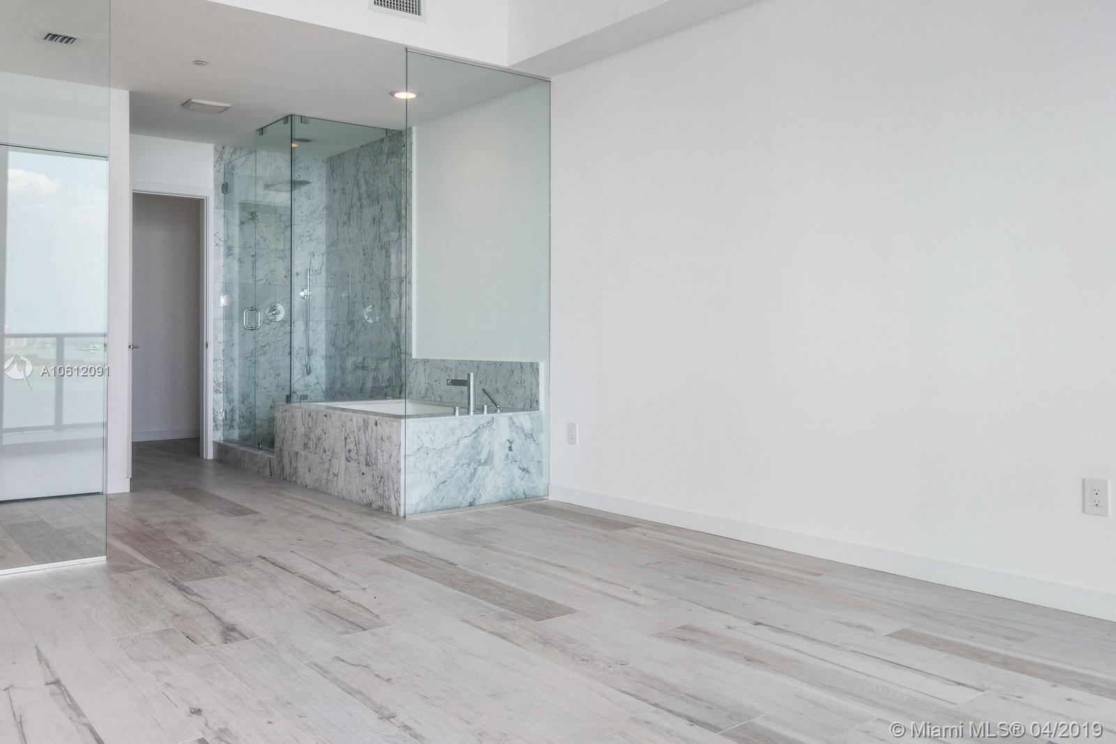 GRAN PARAISO - Residential Lease