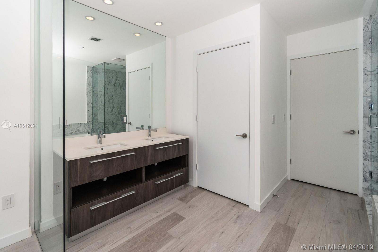 GRAN PARAISO - Residential Lease