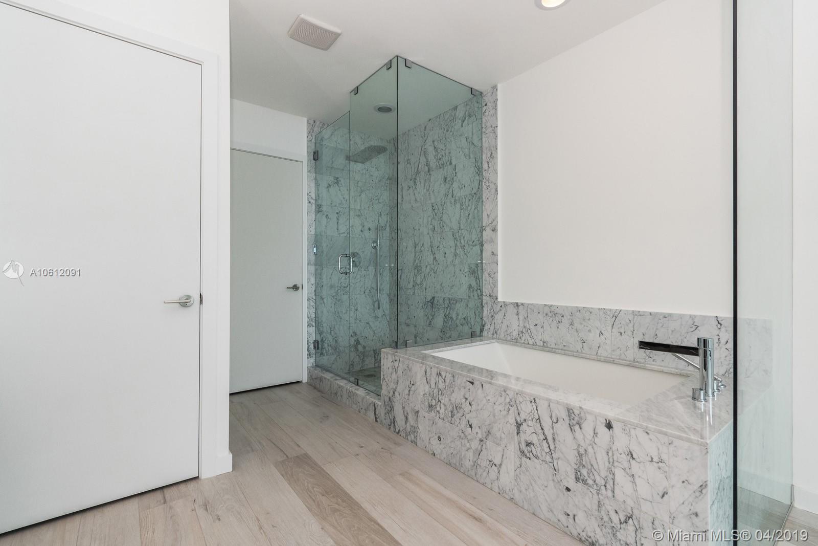 GRAN PARAISO - Residential Lease