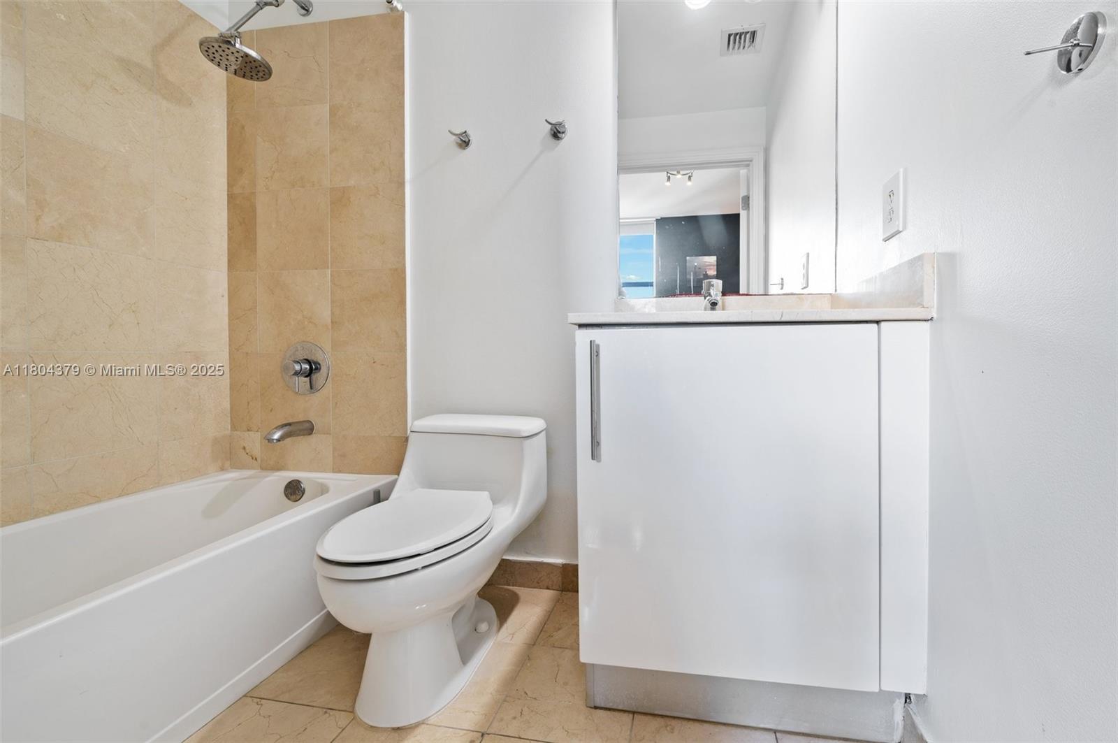 AVENTURA MARINA CONDO NUM - Residential