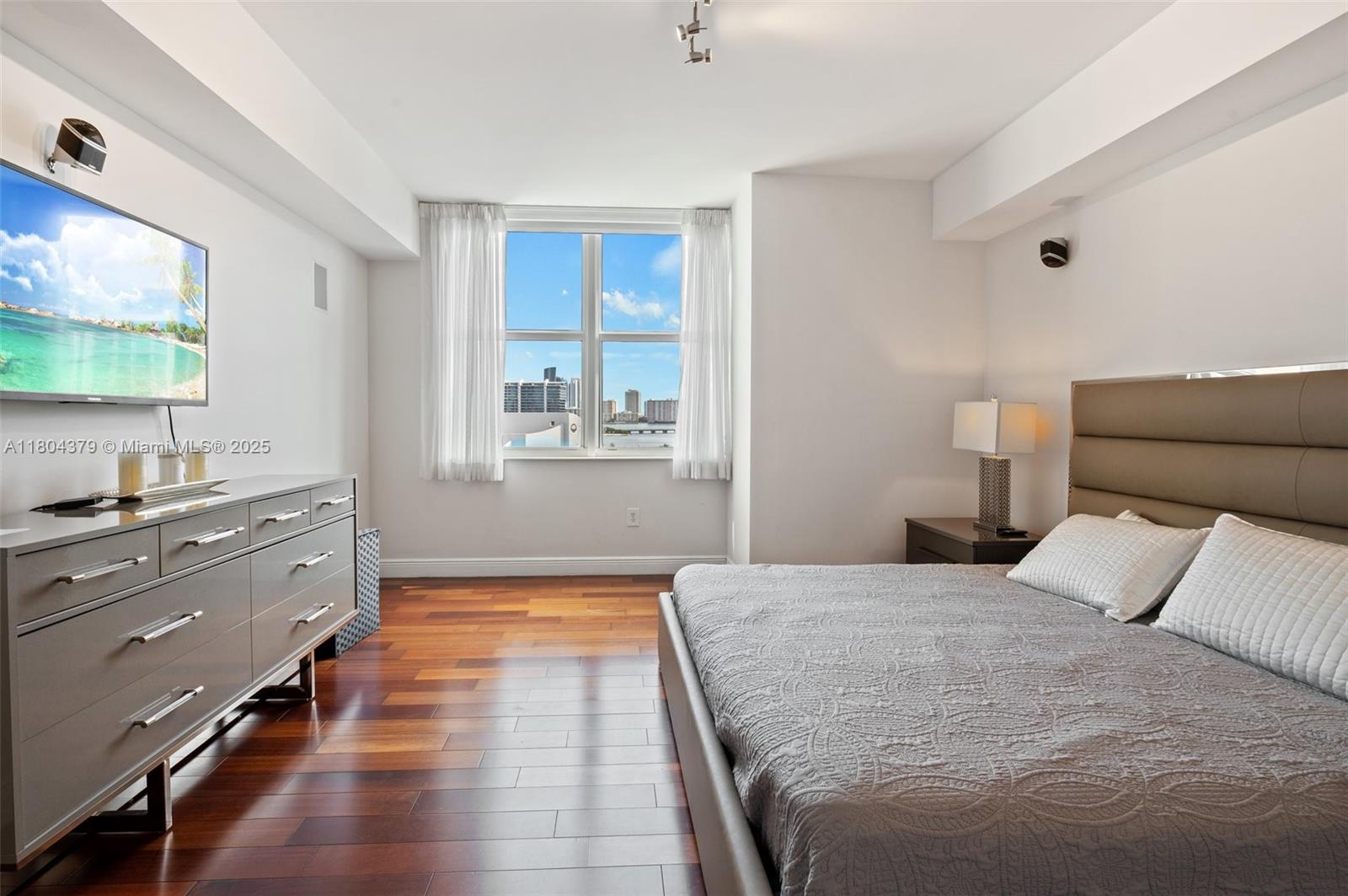 AVENTURA MARINA CONDO NUM - Residential