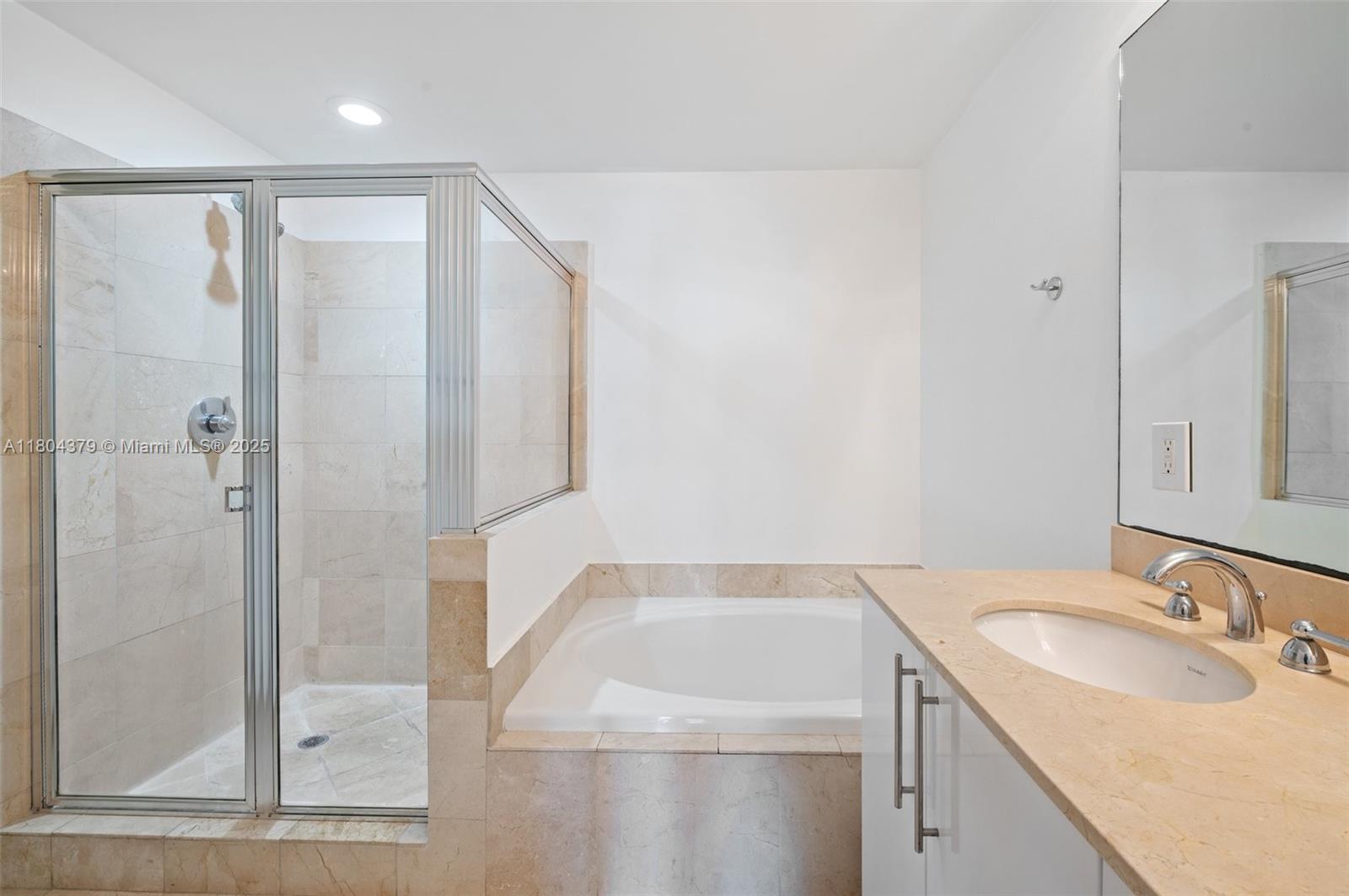 AVENTURA MARINA CONDO NUM - Residential