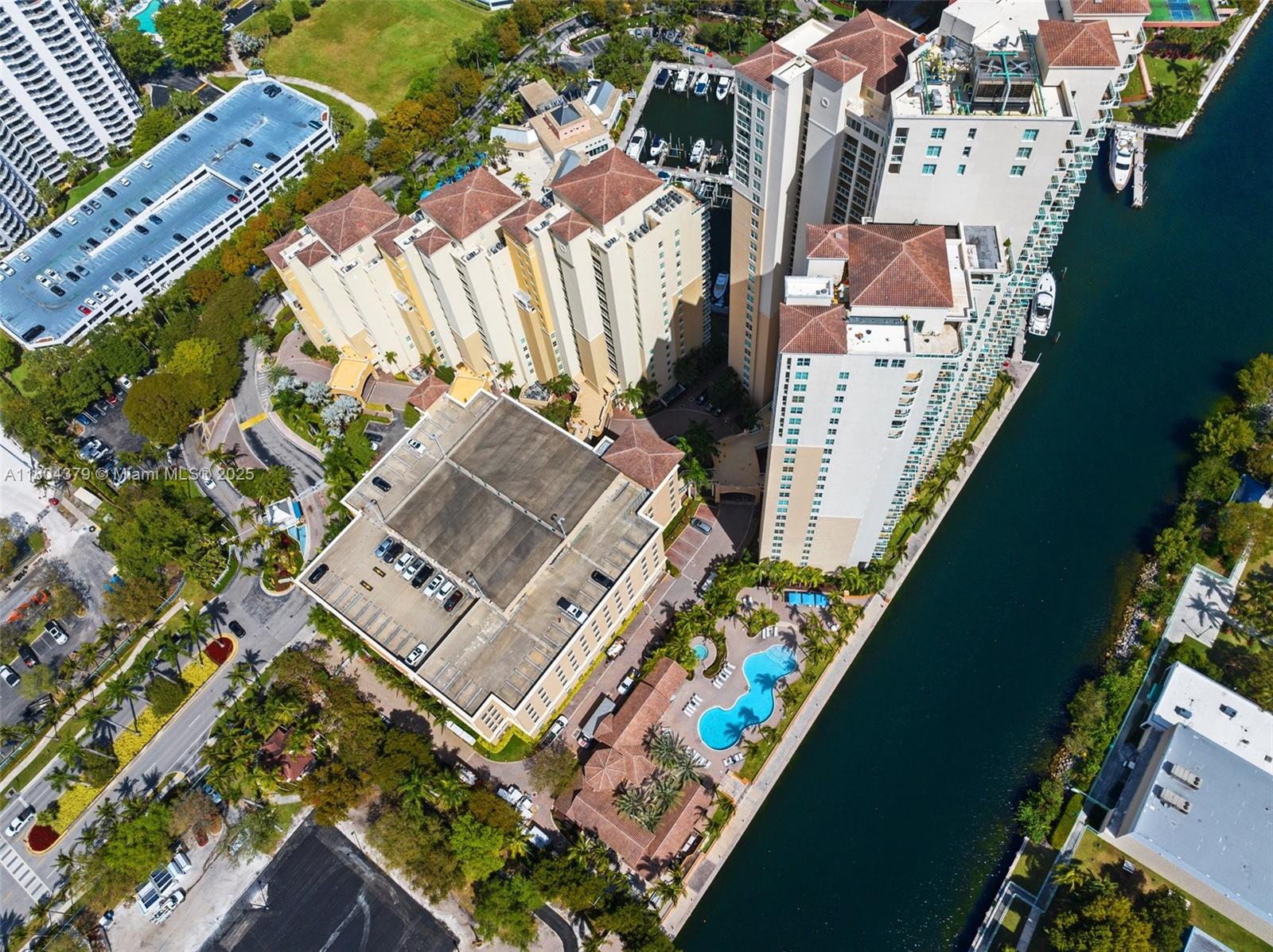 AVENTURA MARINA CONDO NUM - Residential