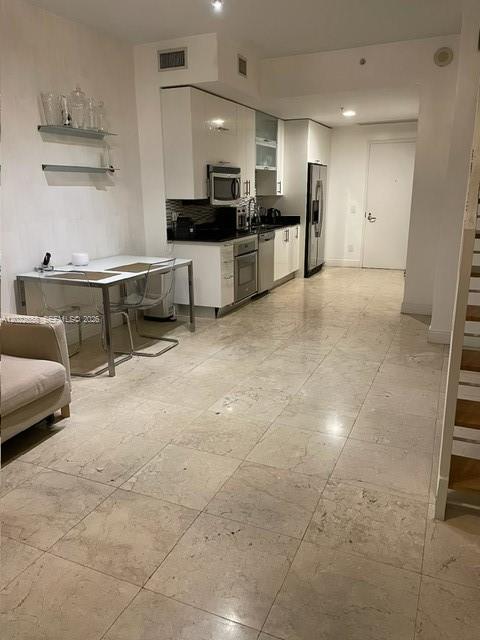 60 SW 13th St 2210