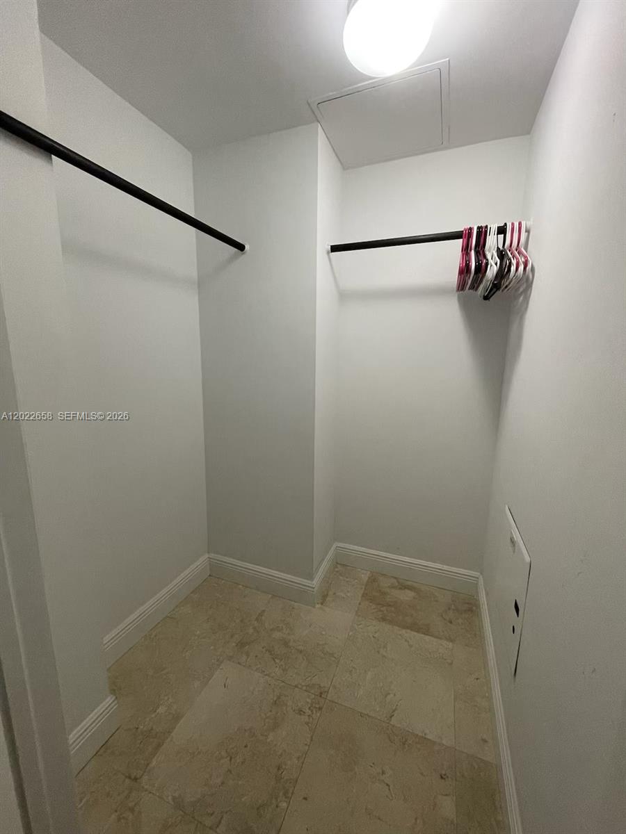 INFINITY AT BRICKELL COND - Residential
