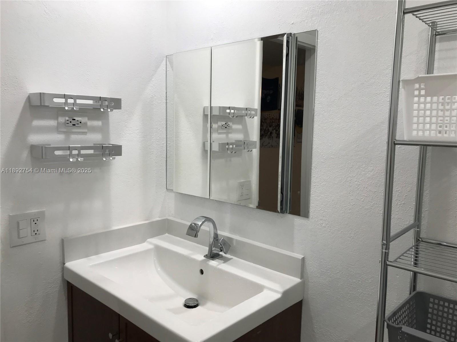 WOODSIDE IN KENDALL CONDO - Residential Lease