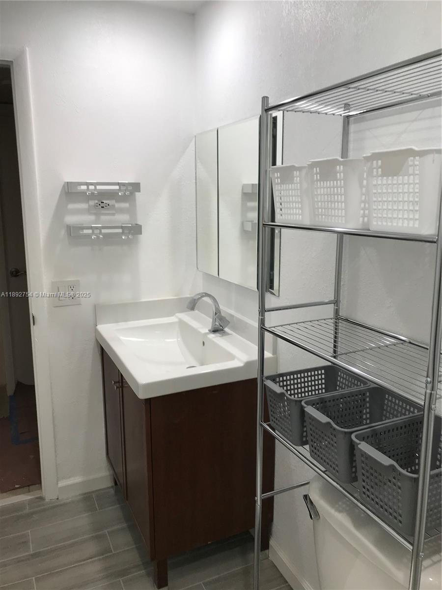 WOODSIDE IN KENDALL CONDO - Residential Lease