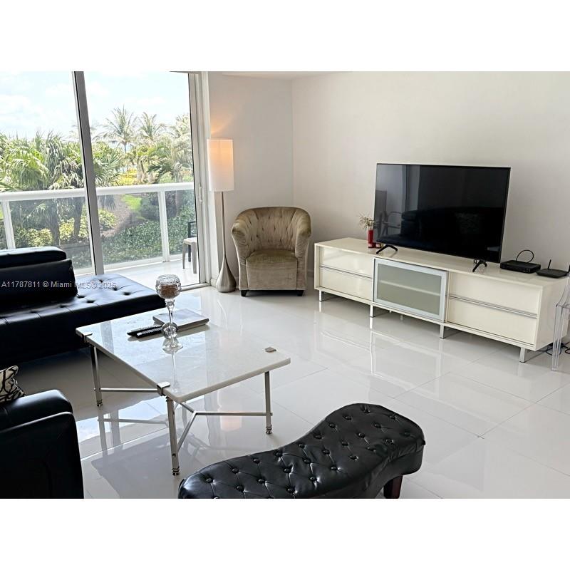 10275 Collins Ave 335