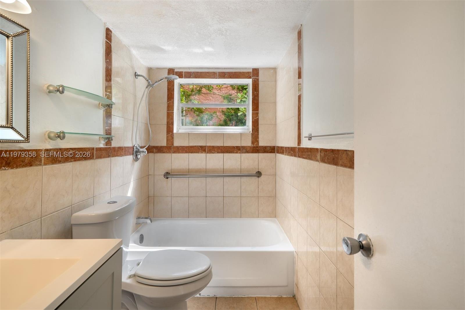 915 BLDG INC CONDO - Residential