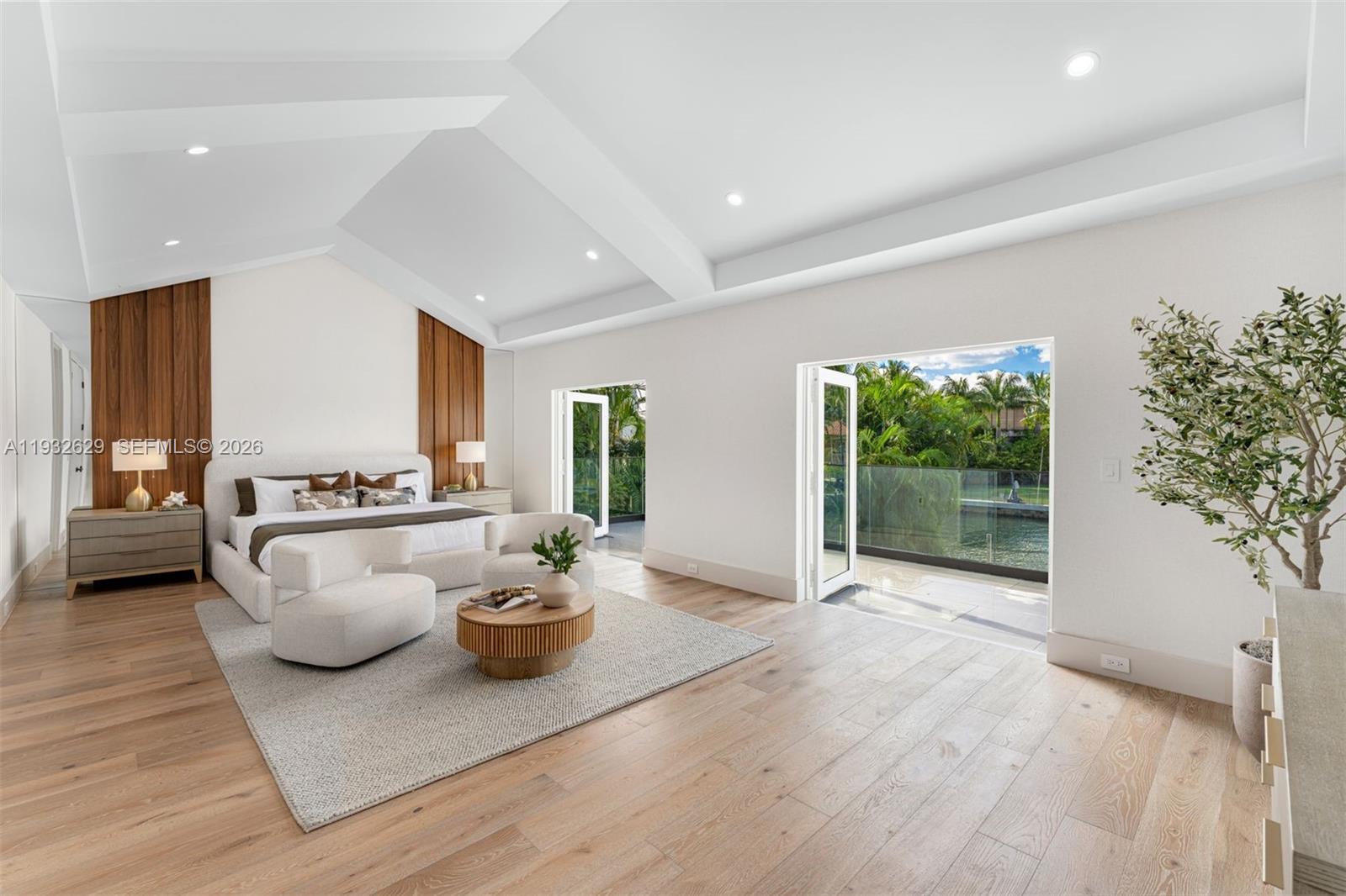 SUNRISE HARBOUR REV PL - Residential