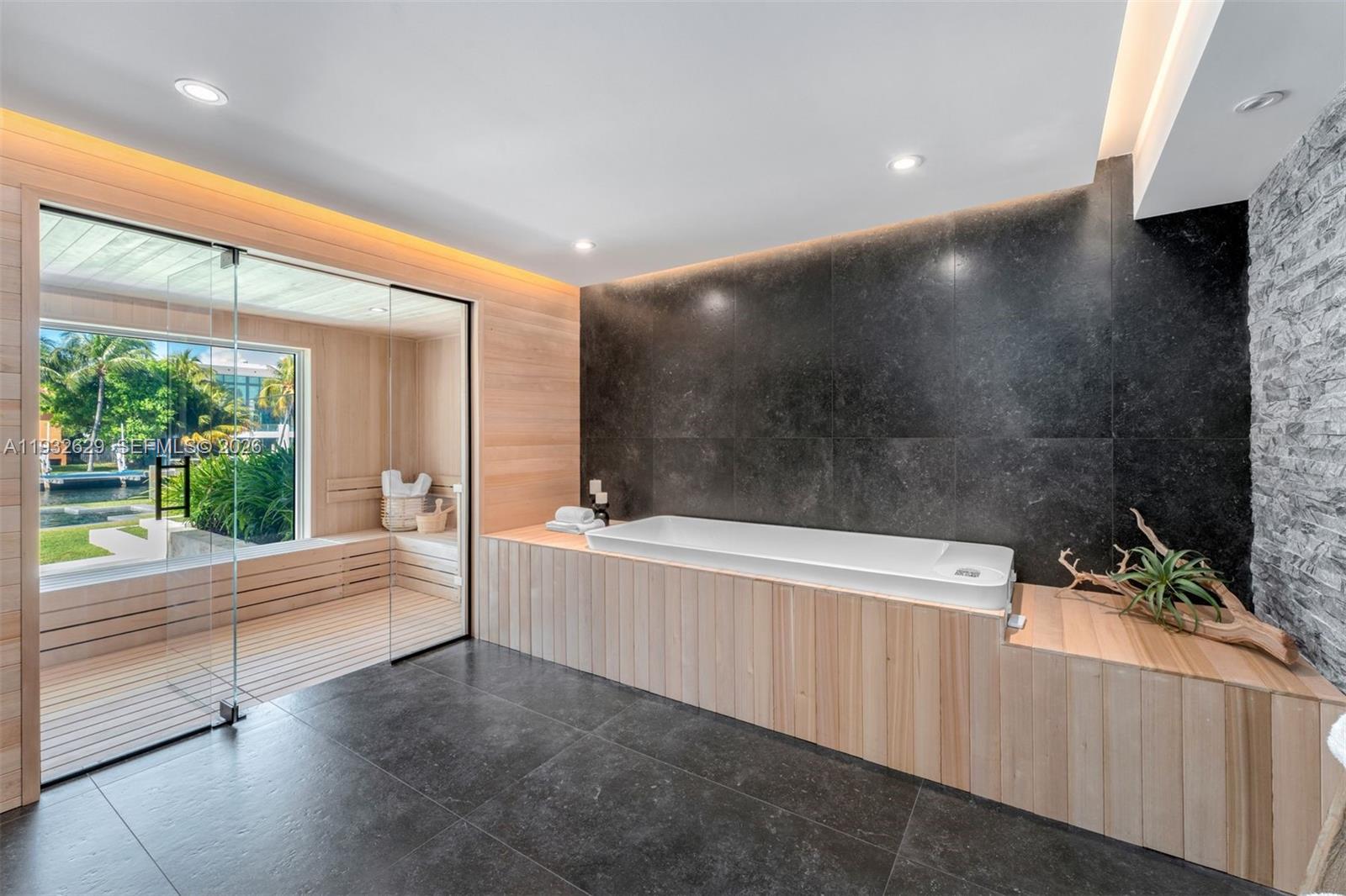 SUNRISE HARBOUR REV PL - Residential