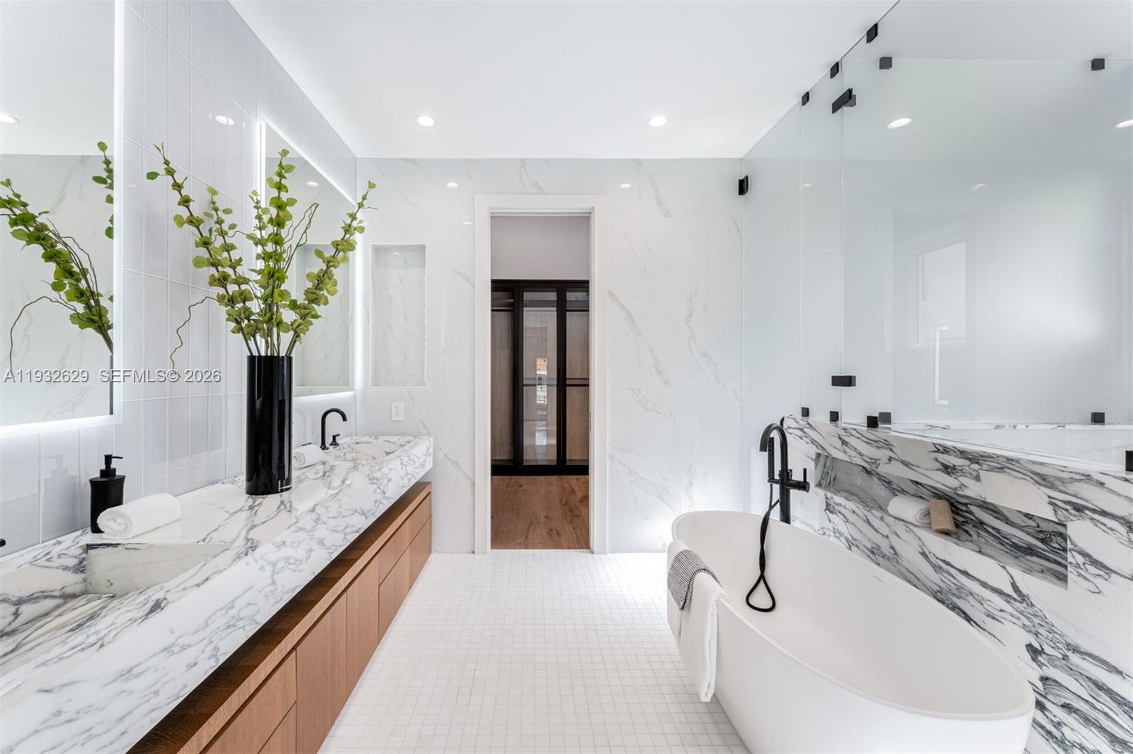 SUNRISE HARBOUR REV PL - Residential