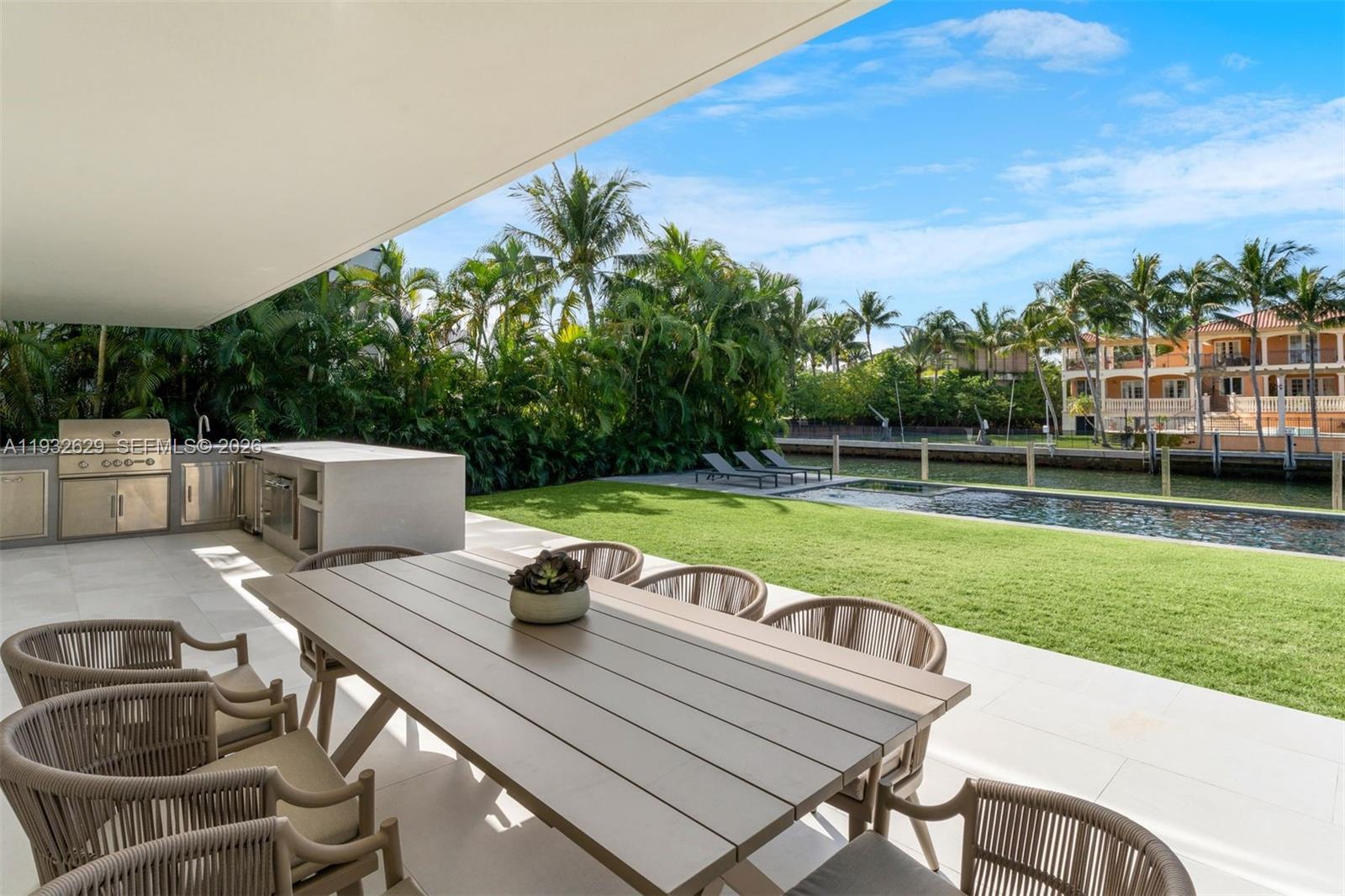 SUNRISE HARBOUR REV PL - Residential