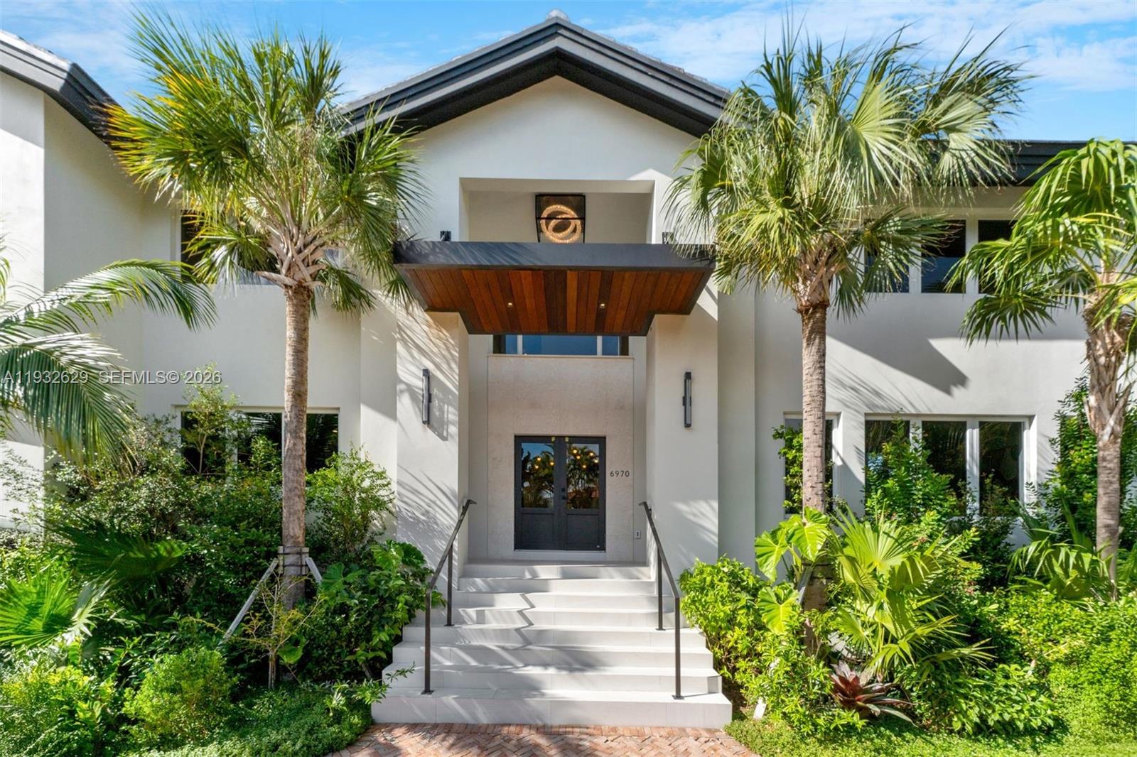 SUNRISE HARBOUR REV PL - Residential