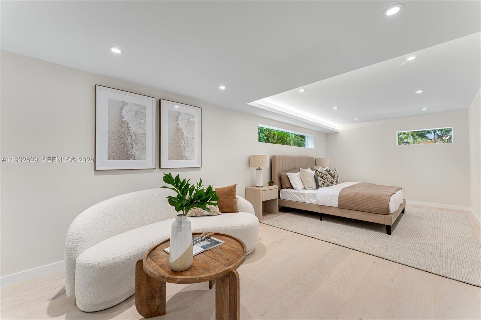 SUNRISE HARBOUR REV PL - Residential