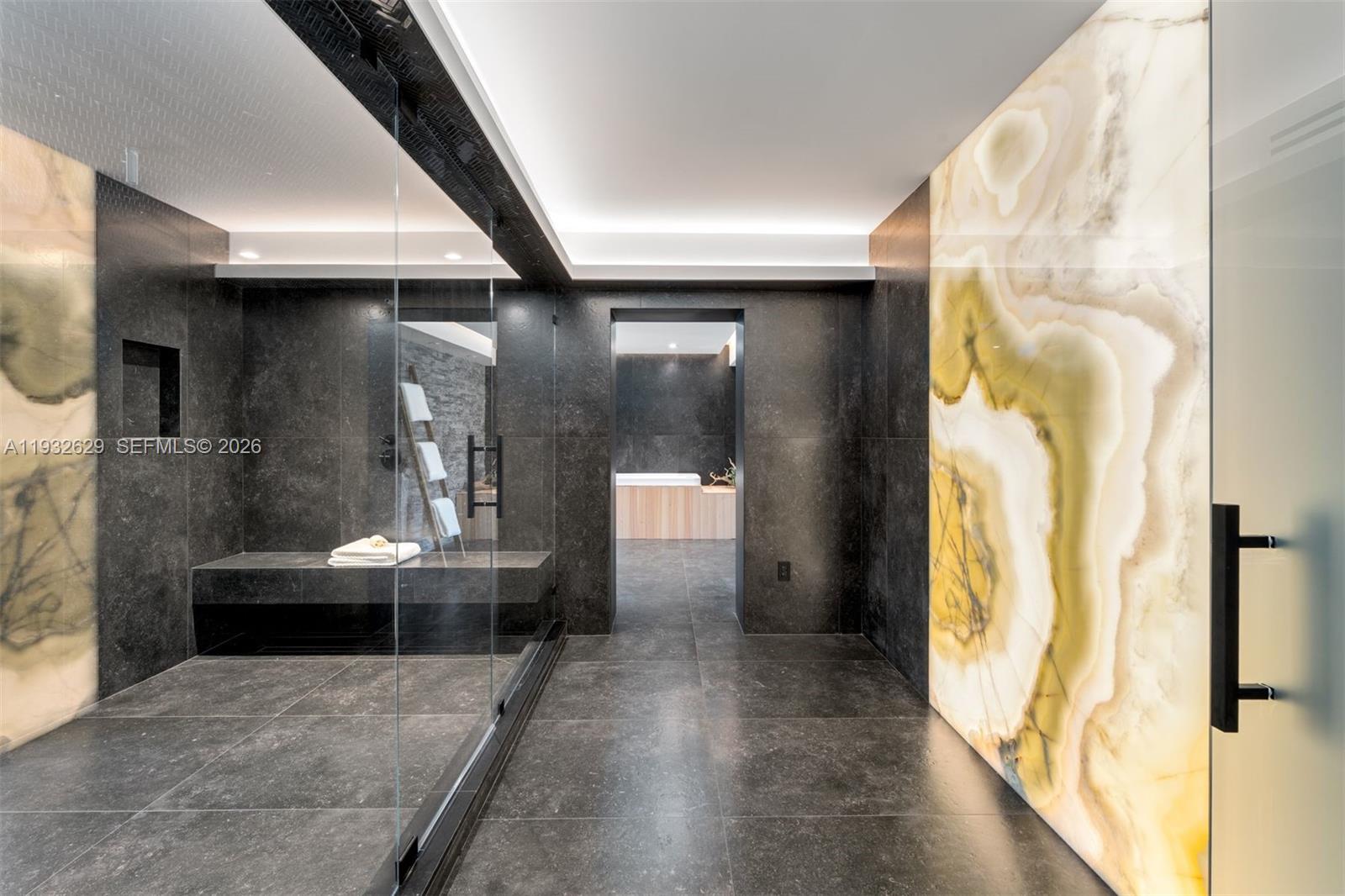 SUNRISE HARBOUR REV PL - Residential