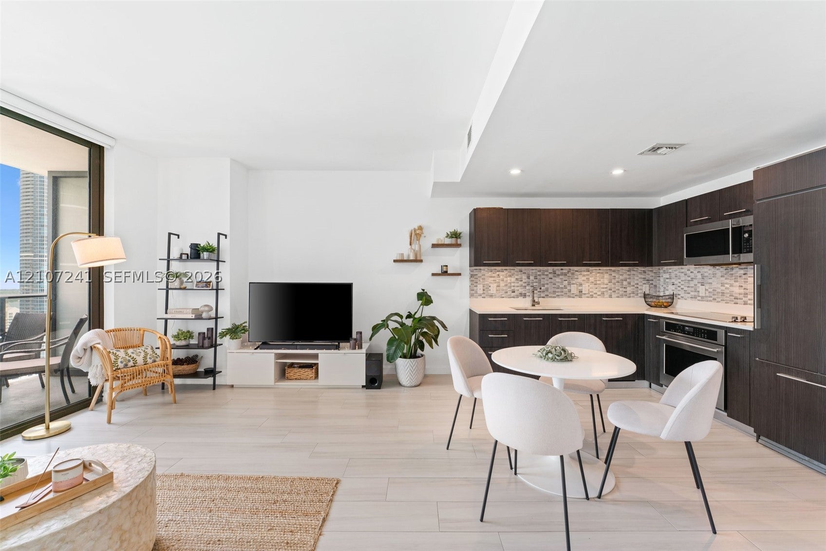 45 SW 9th St 4002