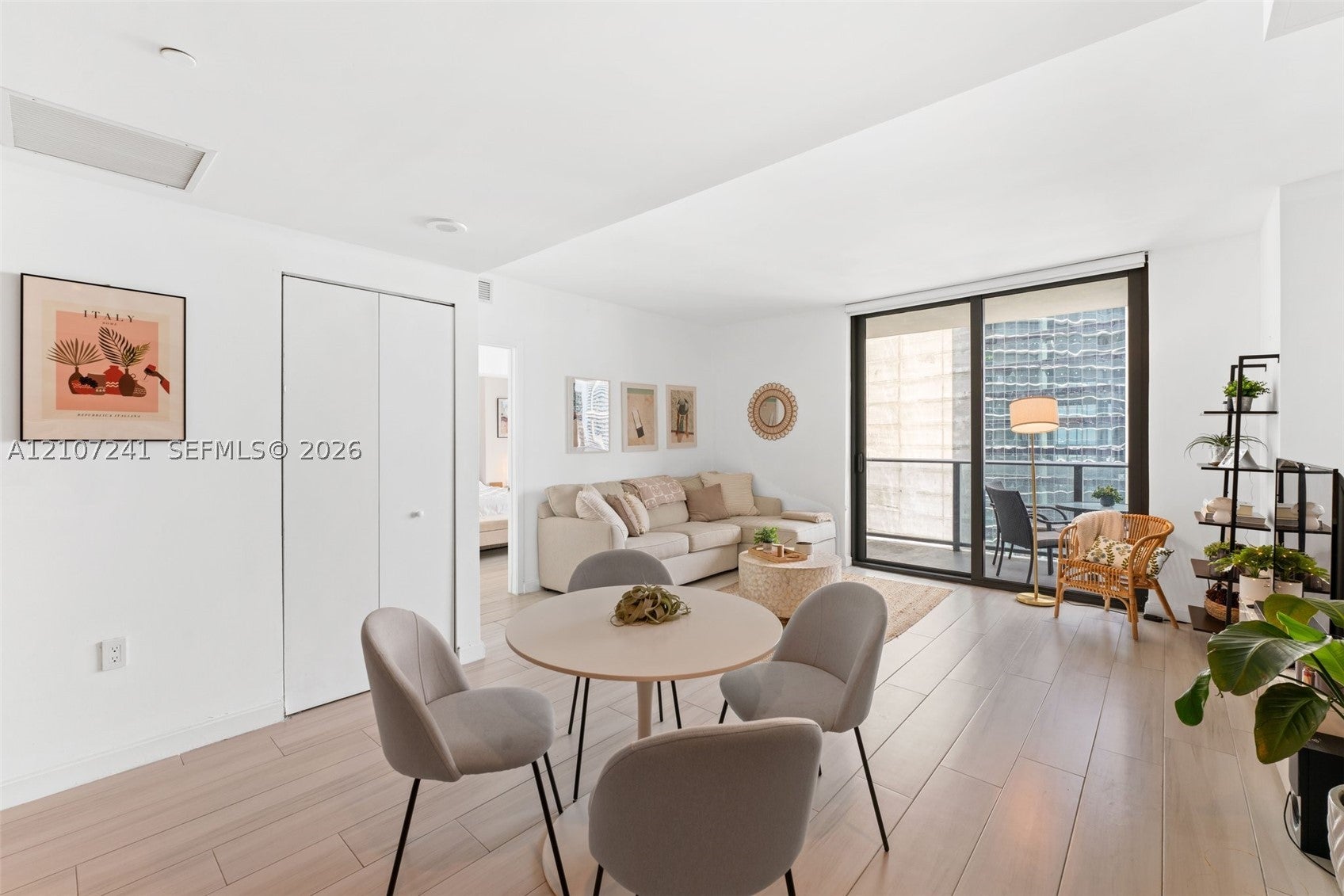 45 SW 9th St 4002