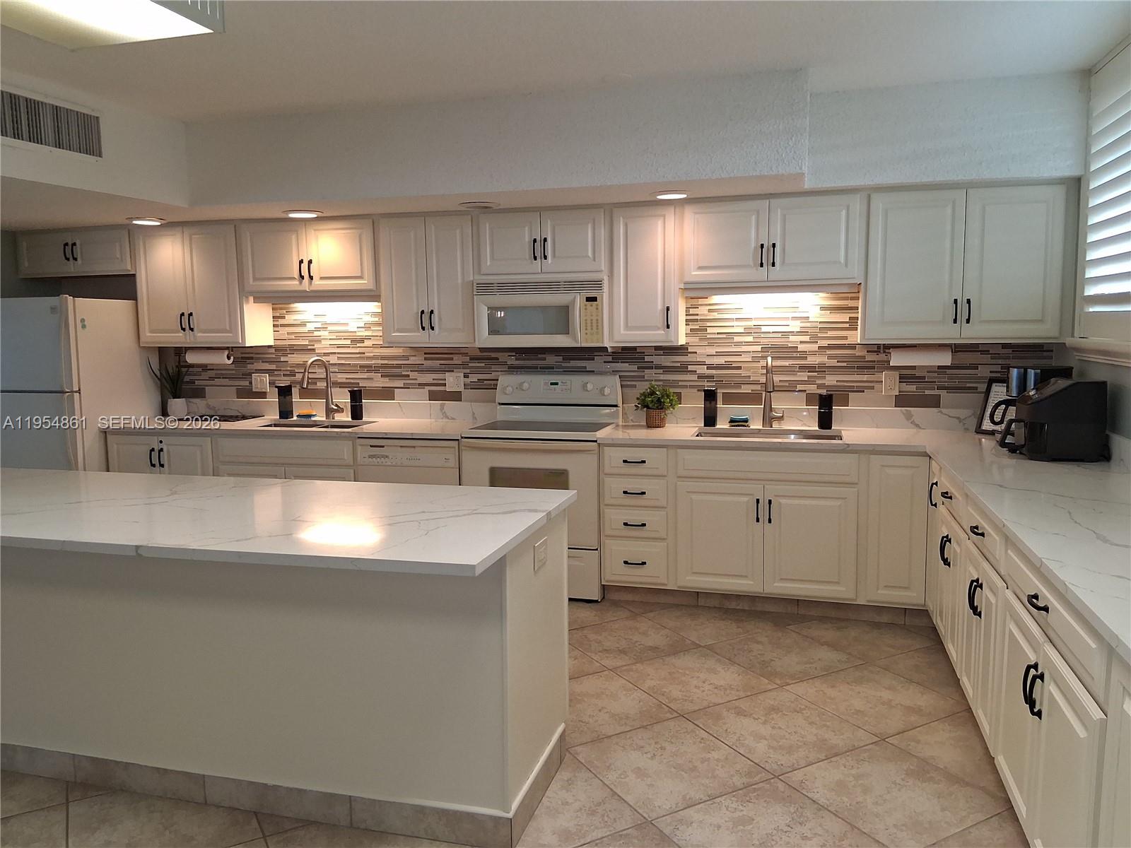 STARLITE CONDO - Residential