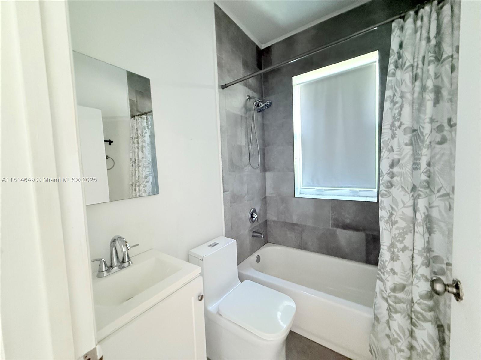 402 NW 12th Ave 209