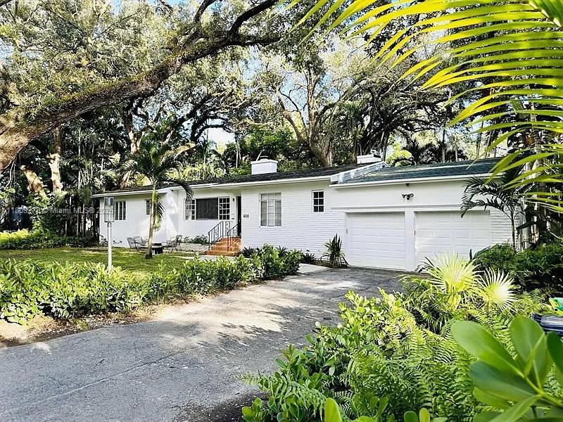 Rental Property at 400 Ne 86th St, El Portal, Miami-Dade County, Florida - Bedrooms: 3 
Bathrooms: 2  - $5,900 MO.
