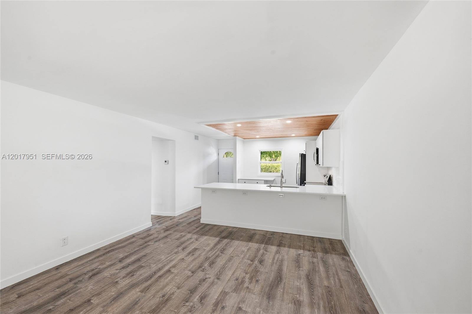VILLAGE ROYALE FOREST GREE - Residential