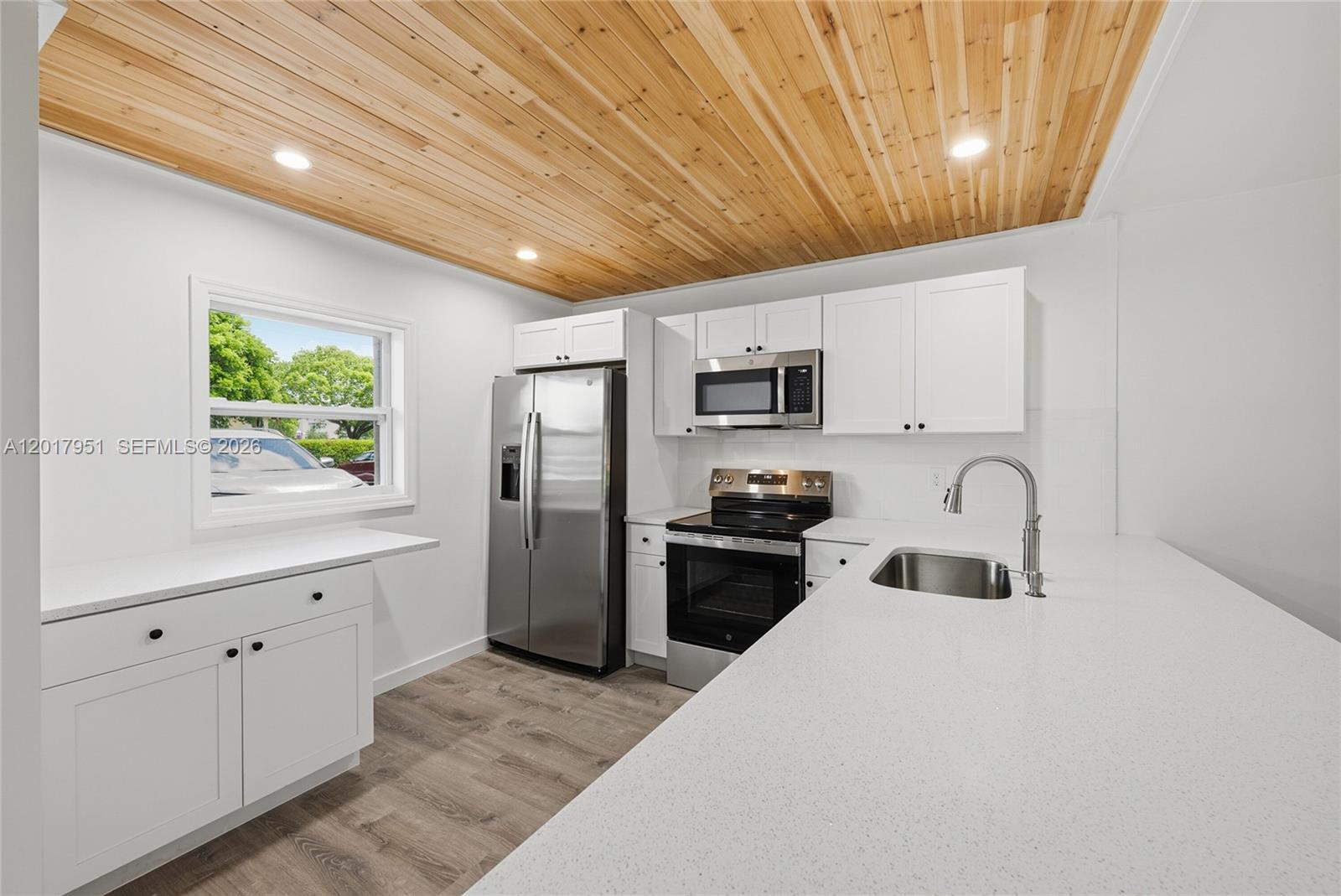 VILLAGE ROYALE FOREST GREE - Residential