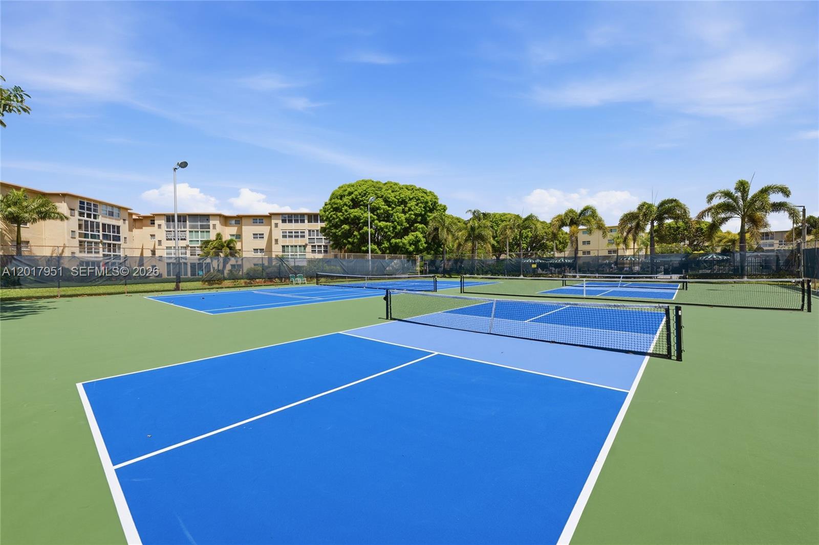 VILLAGE ROYALE FOREST GREE - Residential