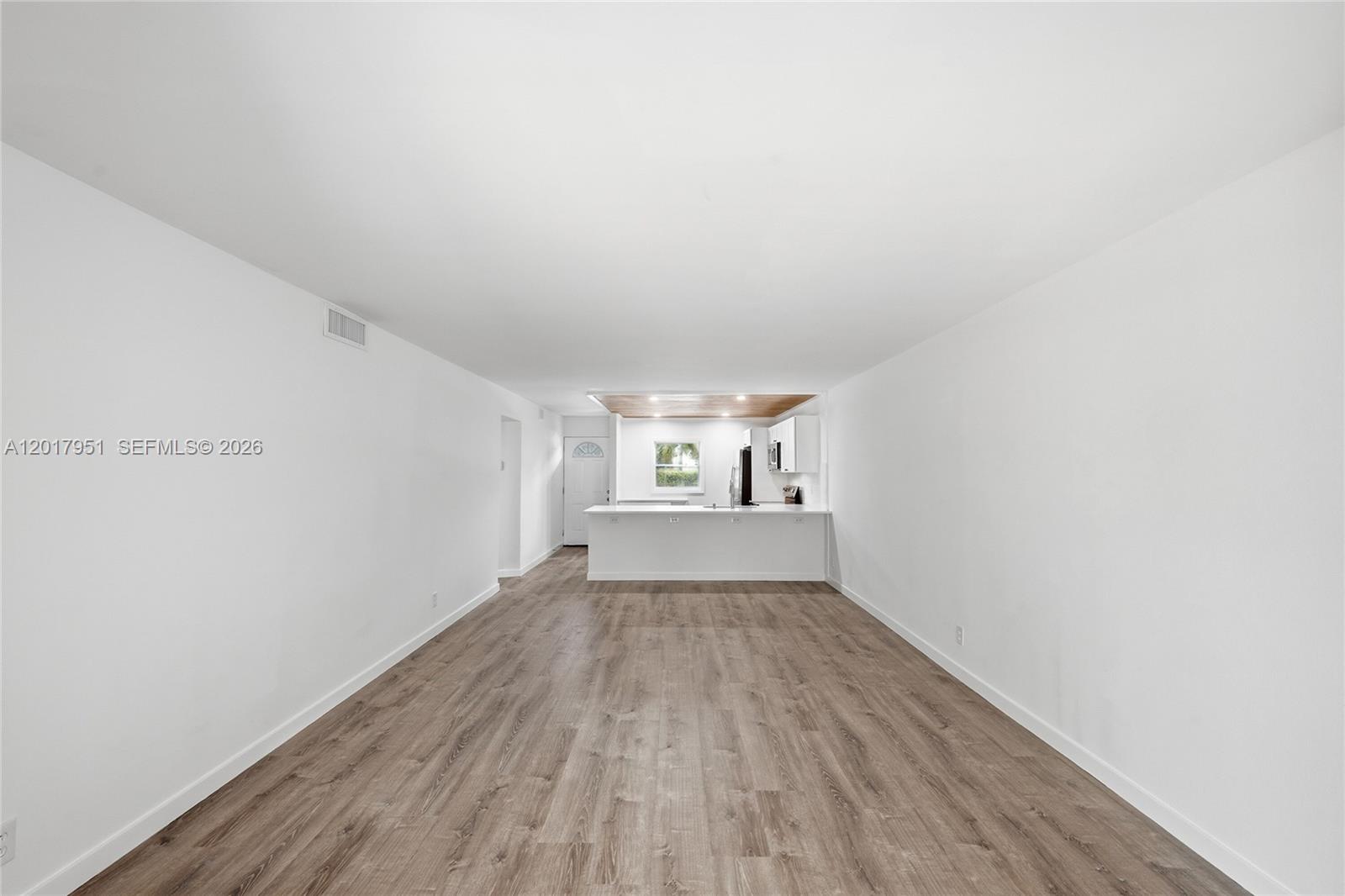 VILLAGE ROYALE FOREST GREE - Residential
