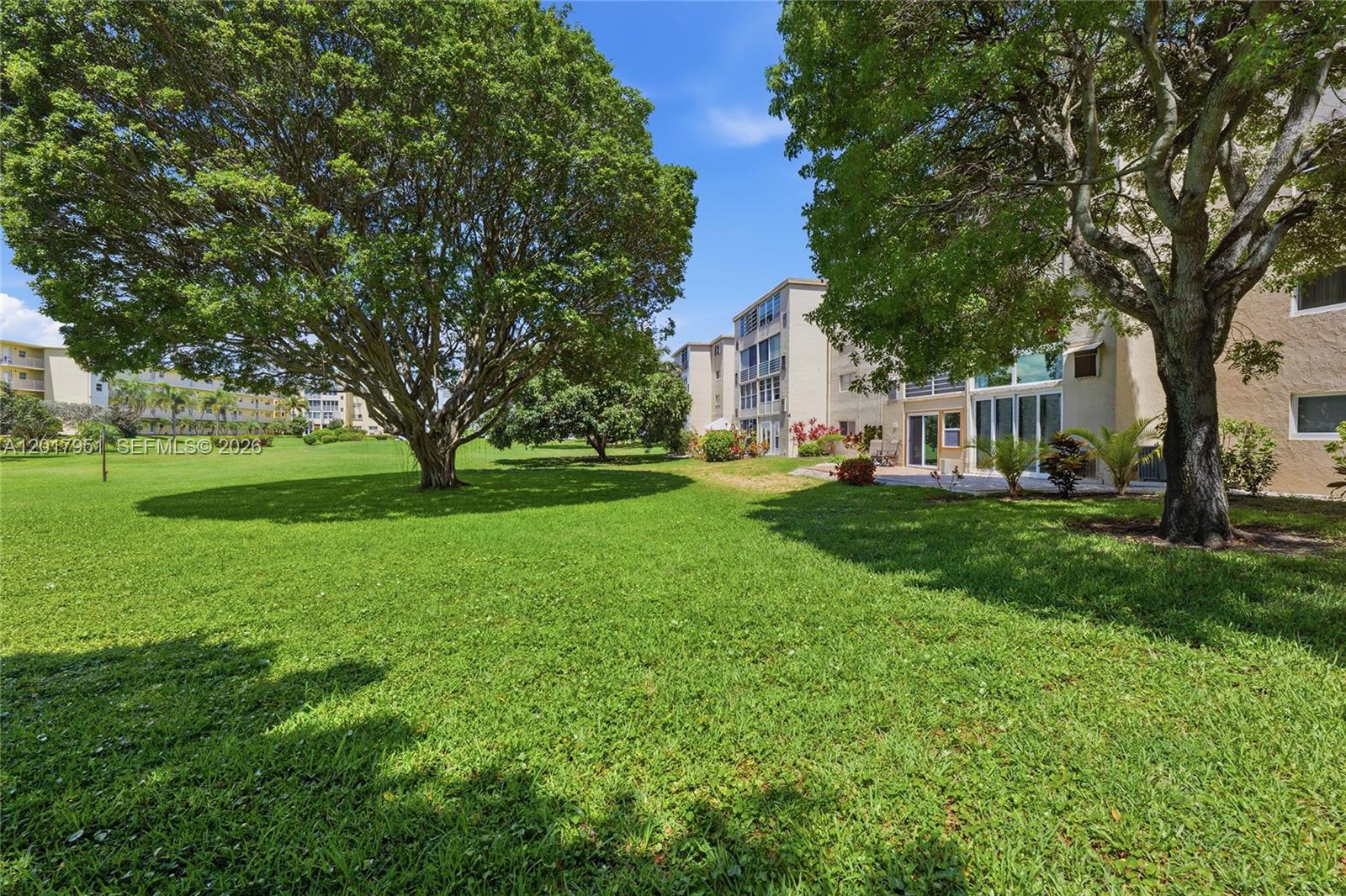 VILLAGE ROYALE FOREST GREE - Residential