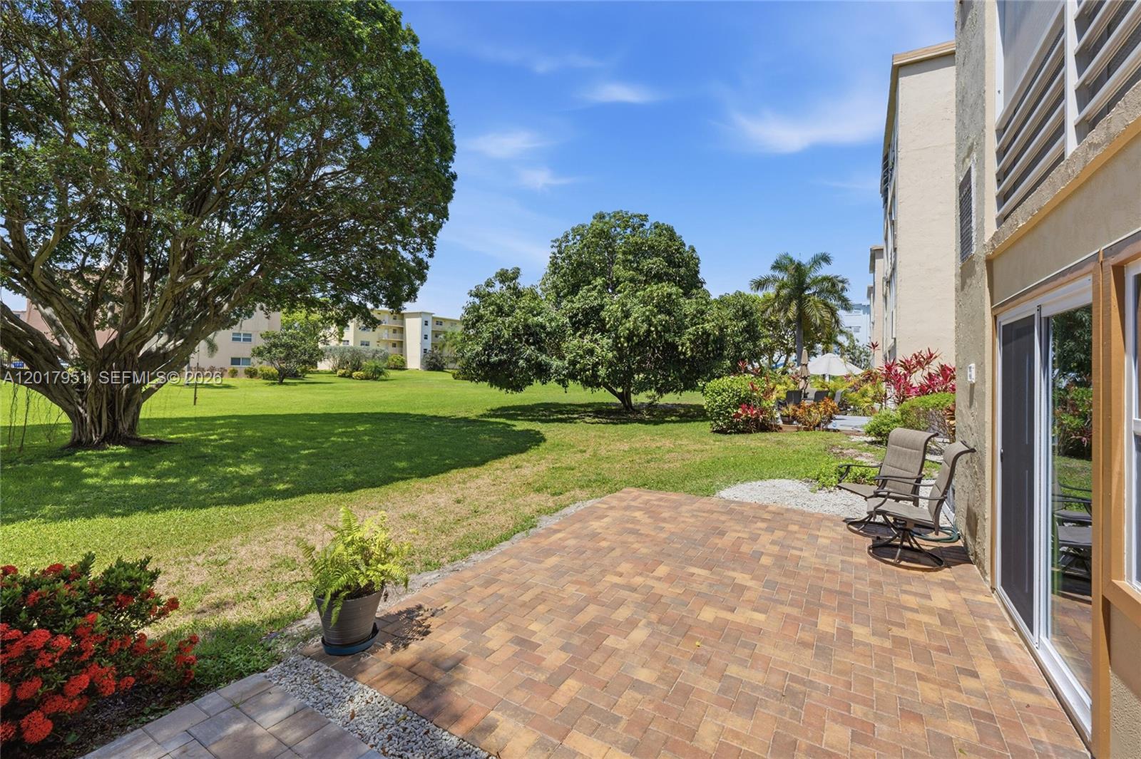 VILLAGE ROYALE FOREST GREE - Residential