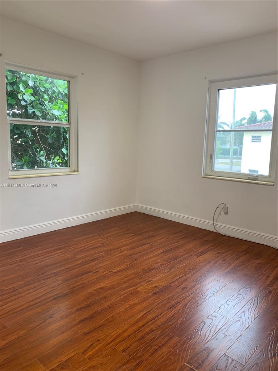 SHORES PLAZA EAST CONDO - Residential