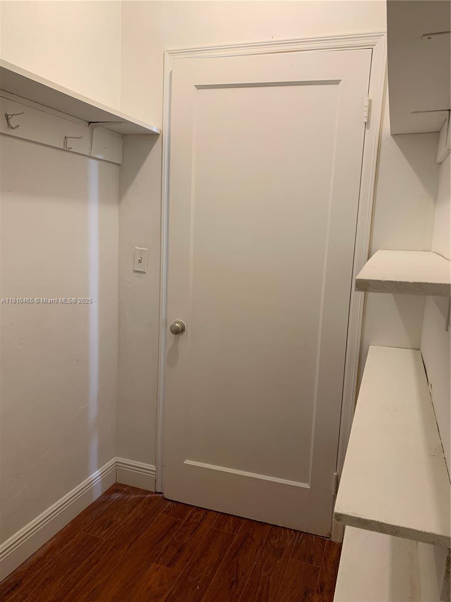 SHORES PLAZA EAST CONDO - Residential