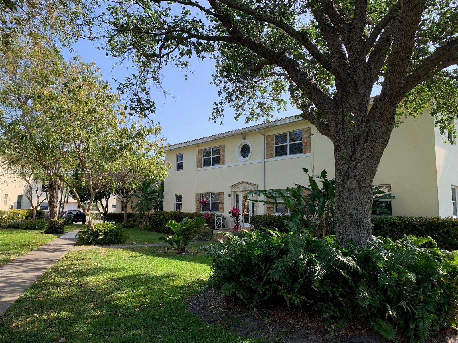 723 Ne 91st St 3C, Miami Shores, Miami-Dade County, Florida - 2 Bedrooms  
1 Bathrooms - 