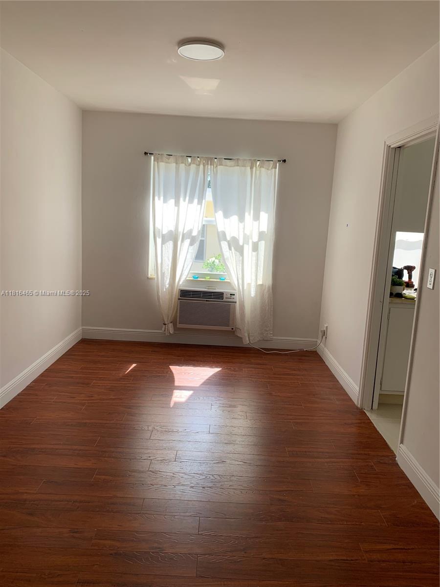 SHORES PLAZA EAST CONDO - Residential