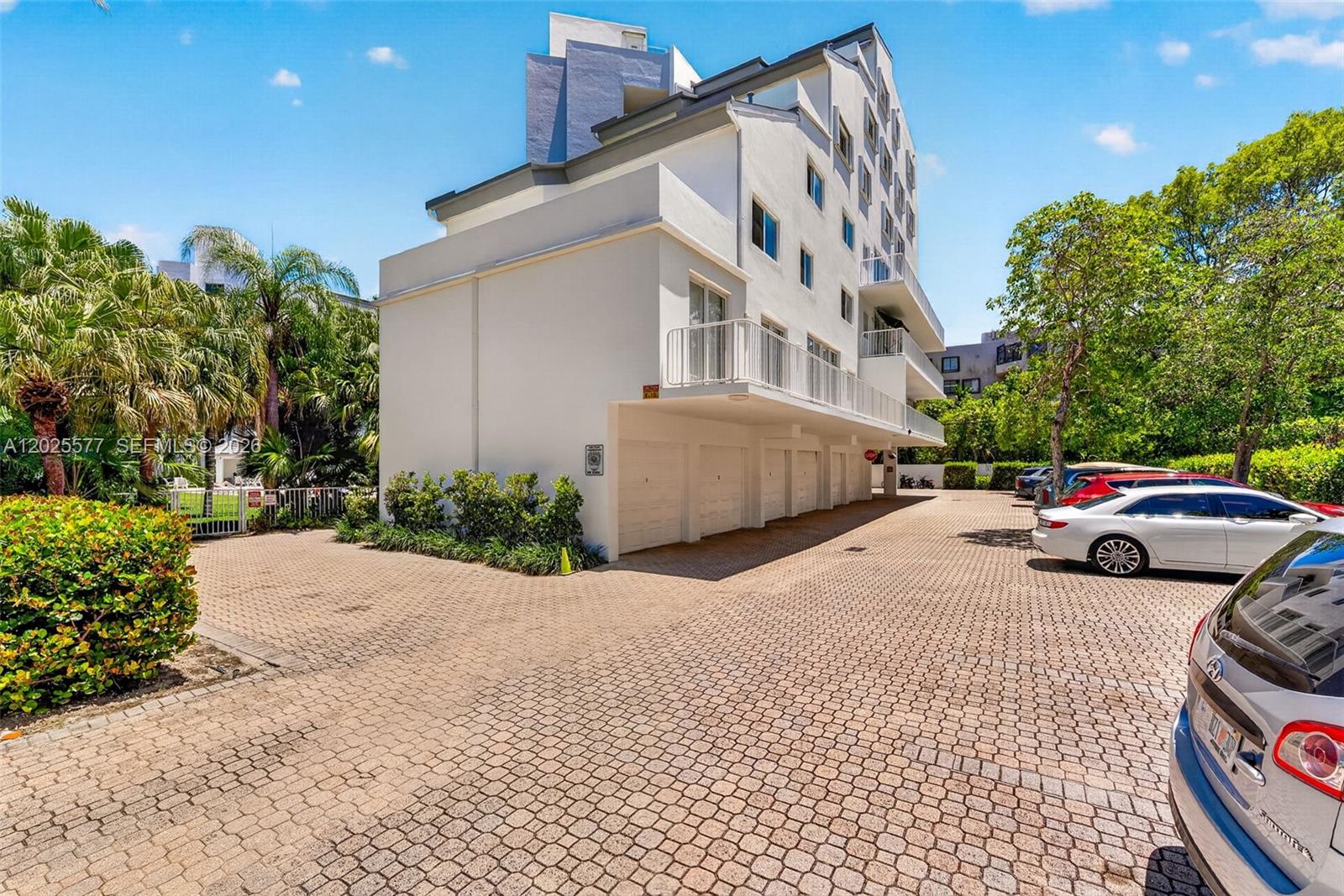 THE PYRAMIDS @ KEY BISCAY - Residential