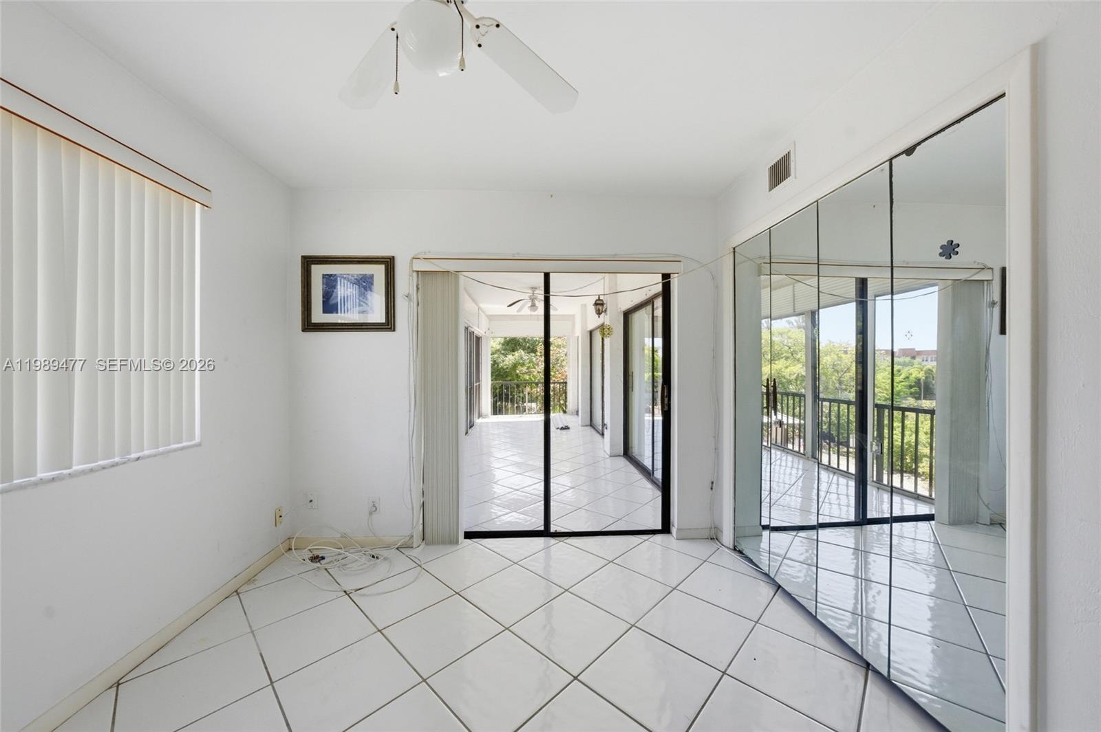 FALLS OF INVERRARY - Residential