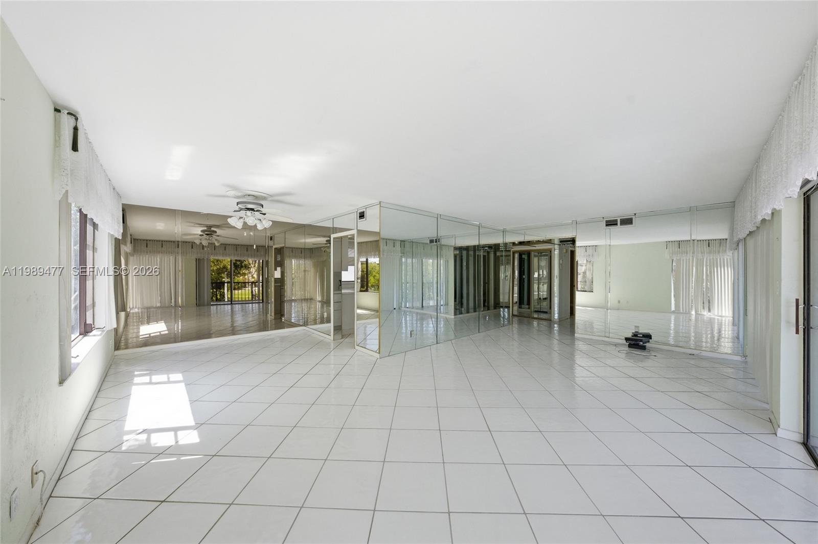 FALLS OF INVERRARY - Residential