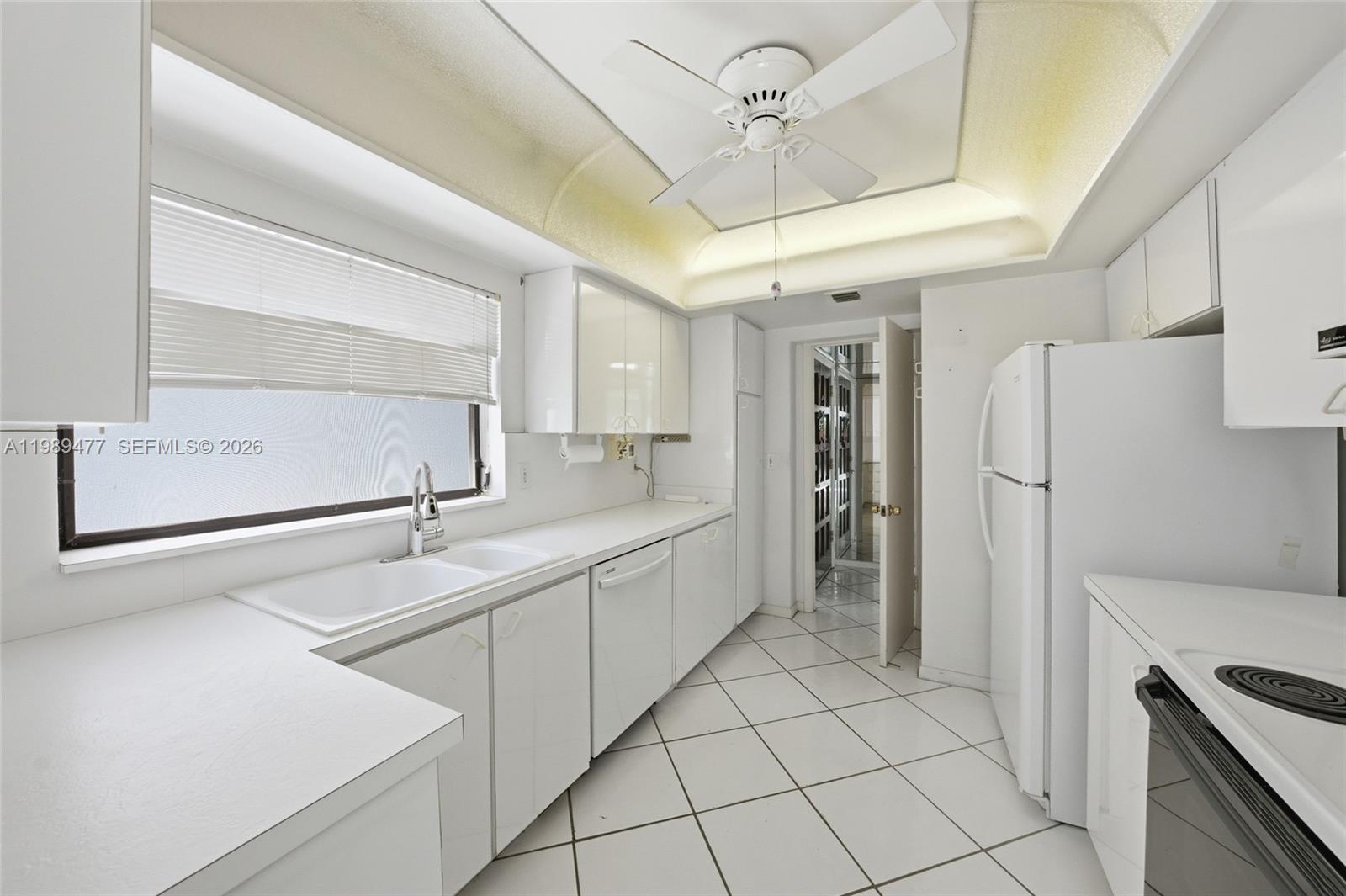 FALLS OF INVERRARY - Residential