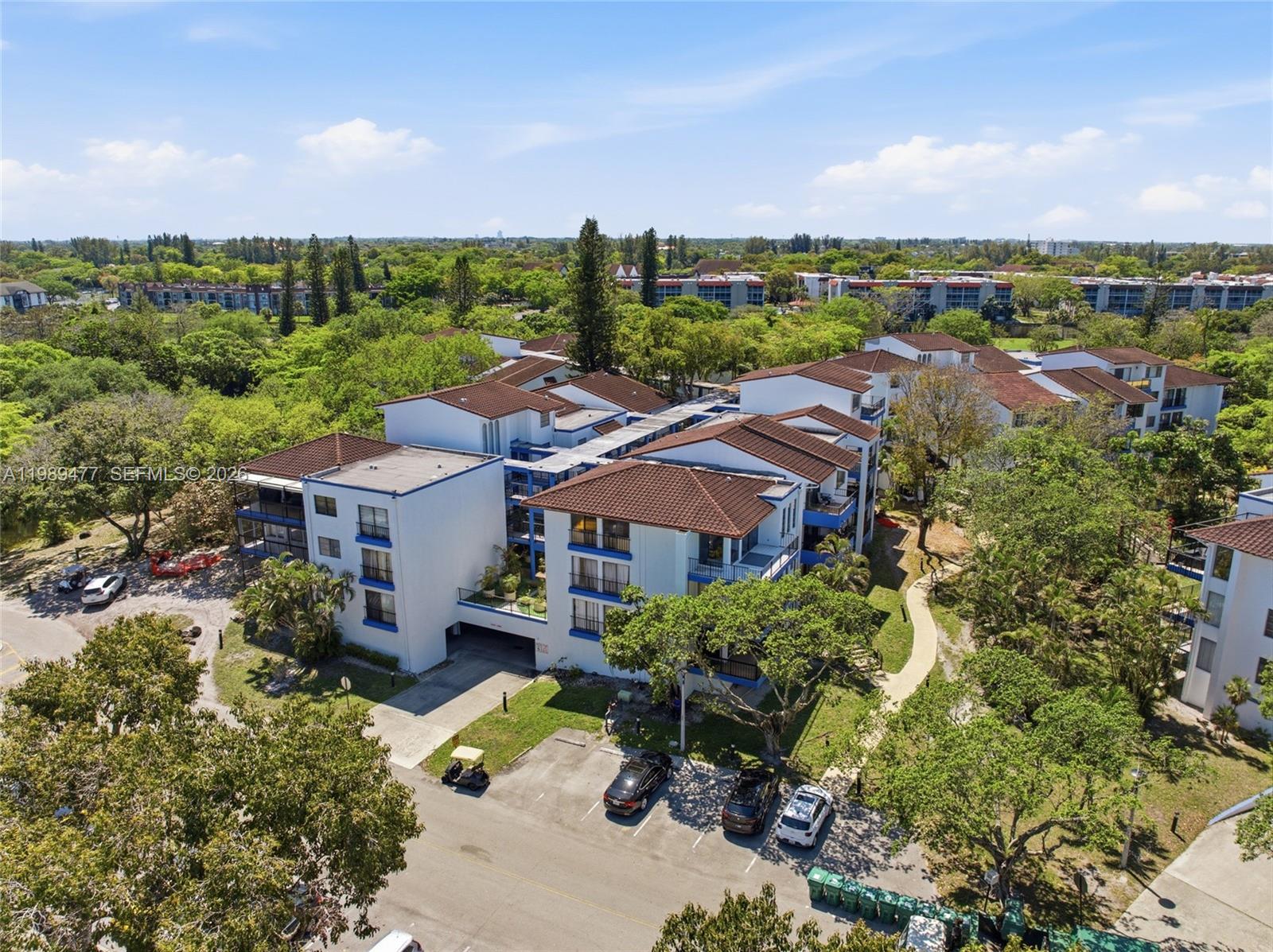 FALLS OF INVERRARY - Residential